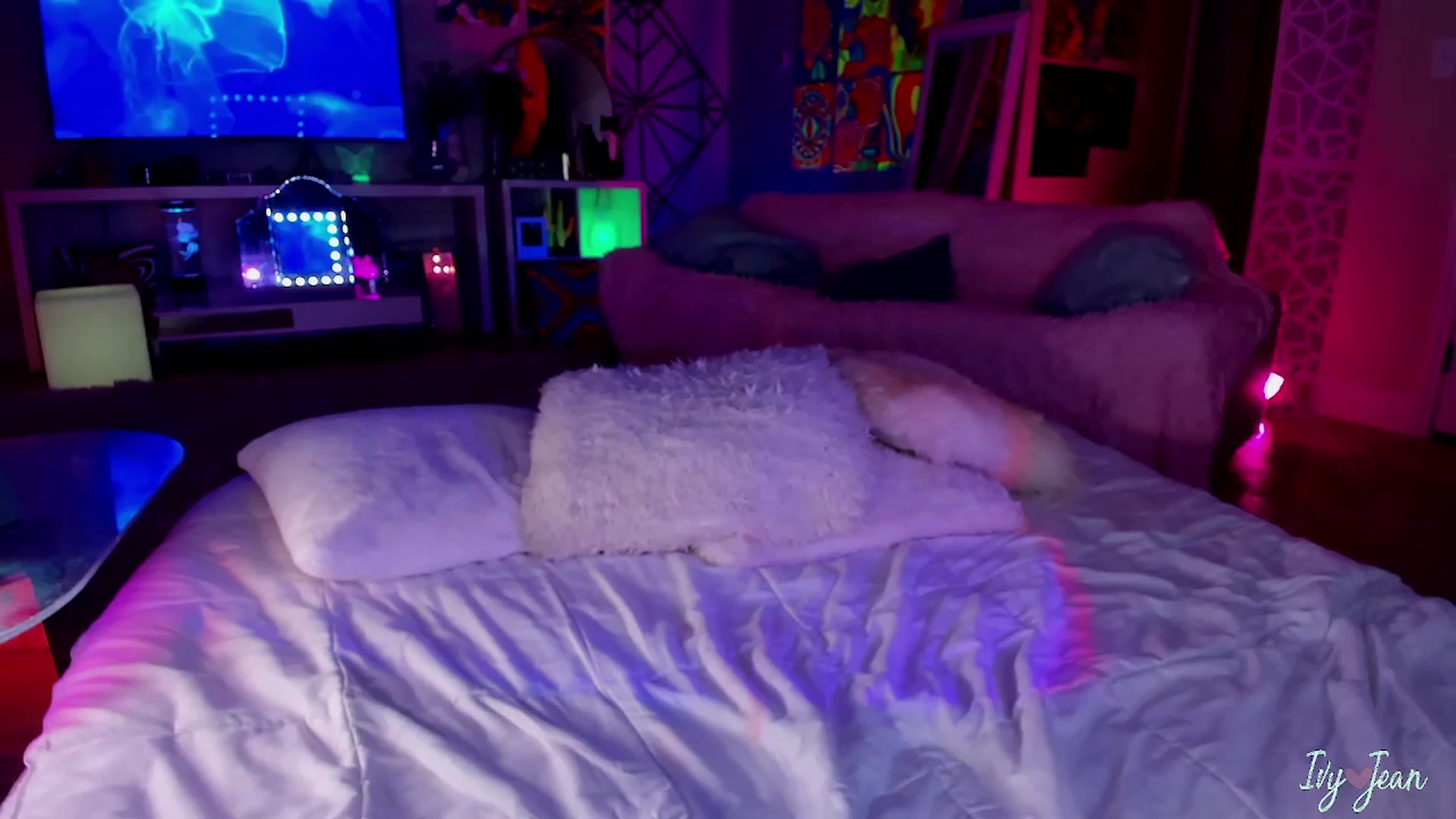 Gallery image thumbnail from IvyJean's myfreecams stream on, 12/20/2025, 04:38 image 11 of 20