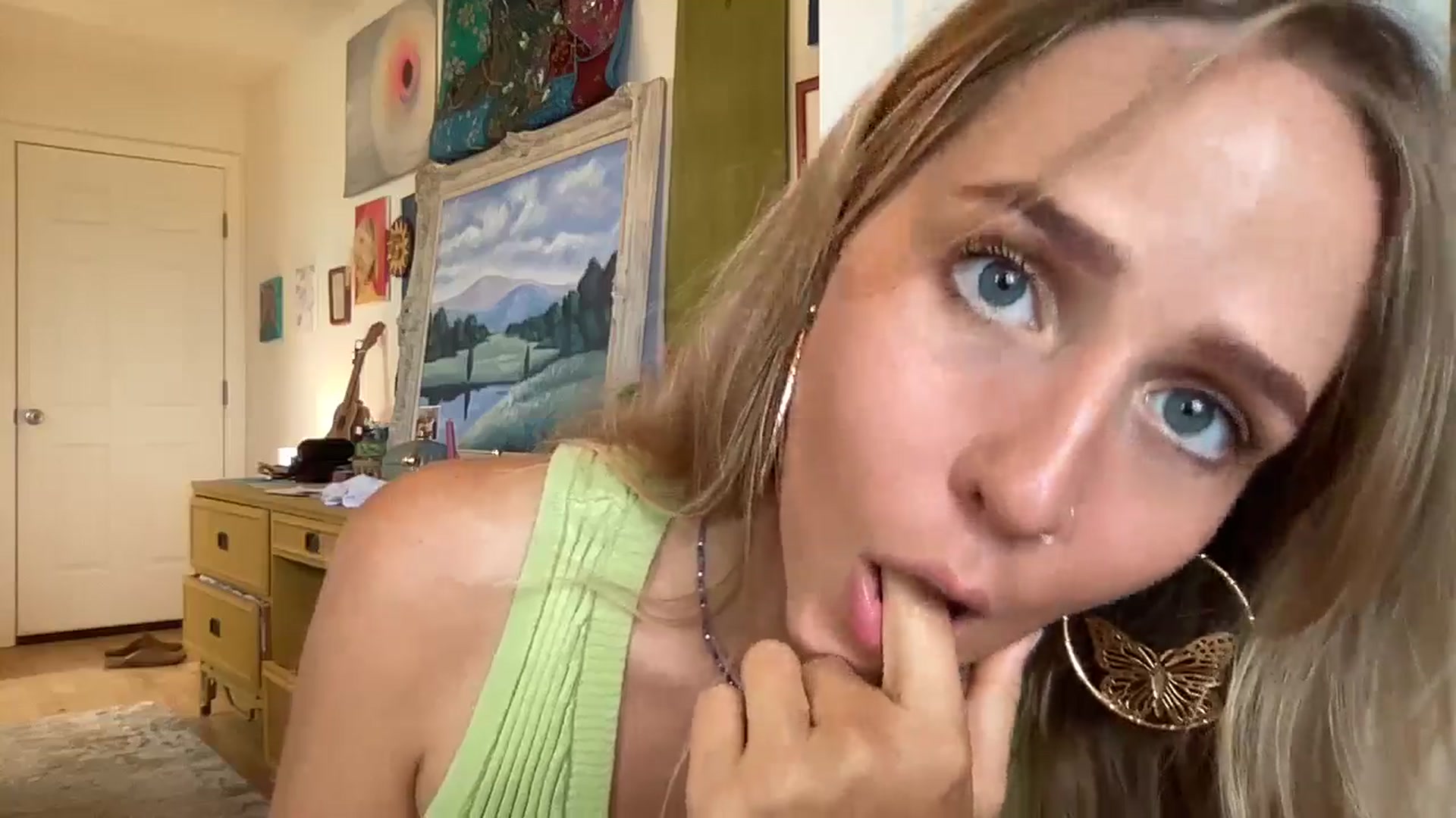 Gallery image thumbnail from IvyPiercee's myfreecams stream on, 05/24/2025, 23:08 image 5 of 20