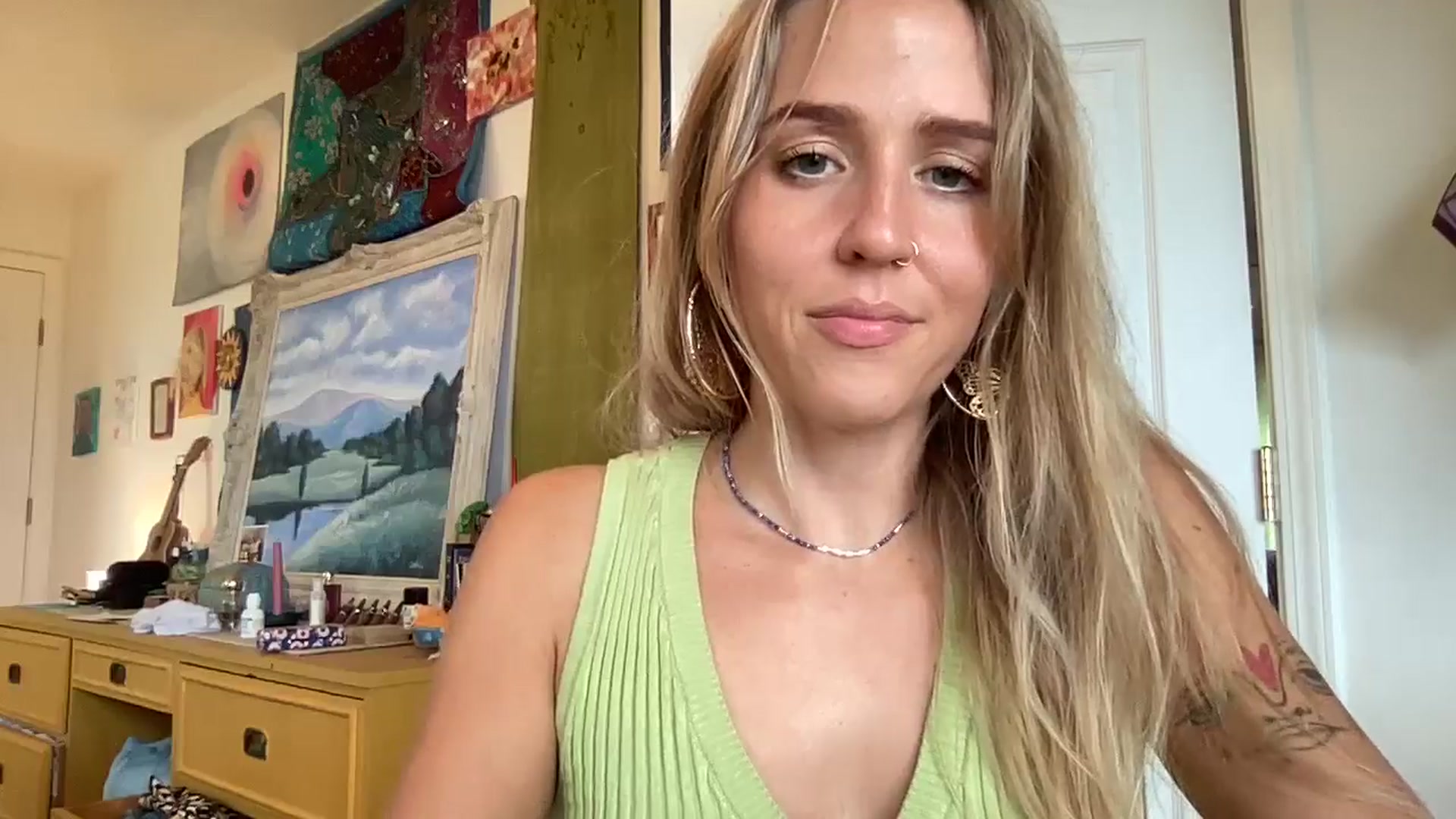 Gallery image thumbnail from IvyPiercee's myfreecams stream on, 05/24/2025, 23:08 image 8 of 20
