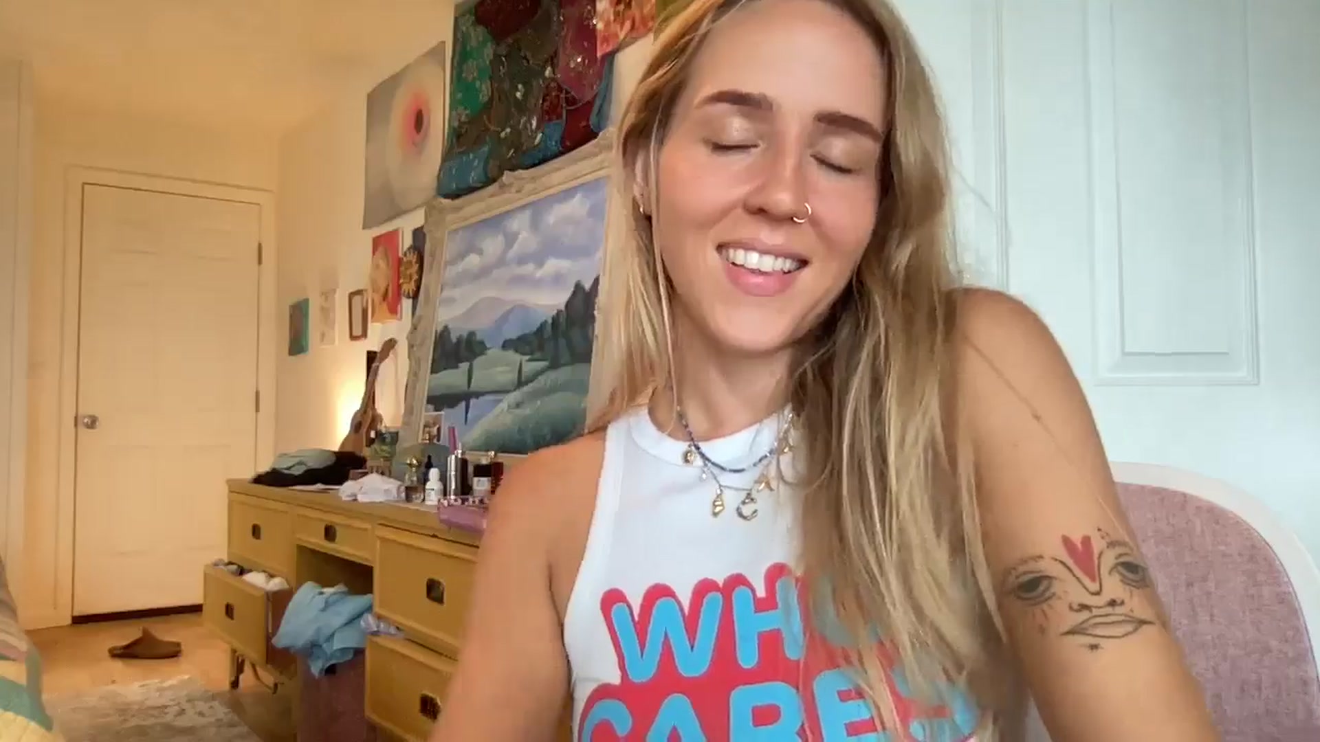 Gallery image thumbnail from IvyPiercee's myfreecams stream on, 05/27/2025, 23:18 image 15 of 20