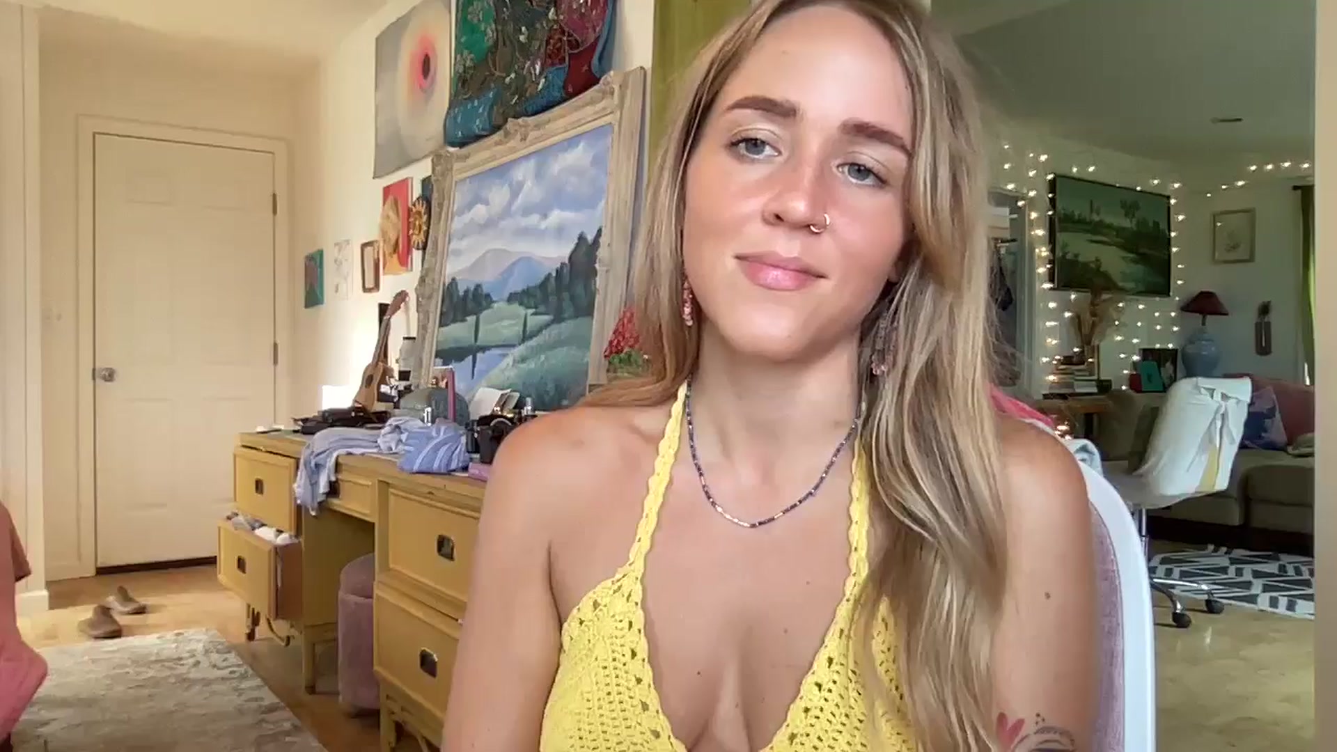 Gallery image thumbnail from IvyPiercee's myfreecams stream on, 06/04/2025, 22:33 image 15 of 20