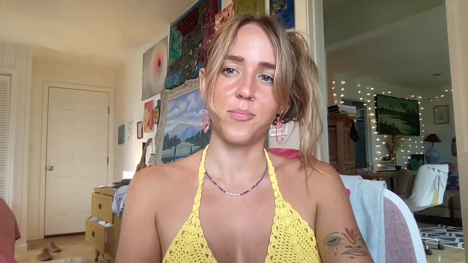 Gallery image thumbnail from IvyPiercee's myfreecams stream on, 06/05/2025, 01:14 image 2 of 20
