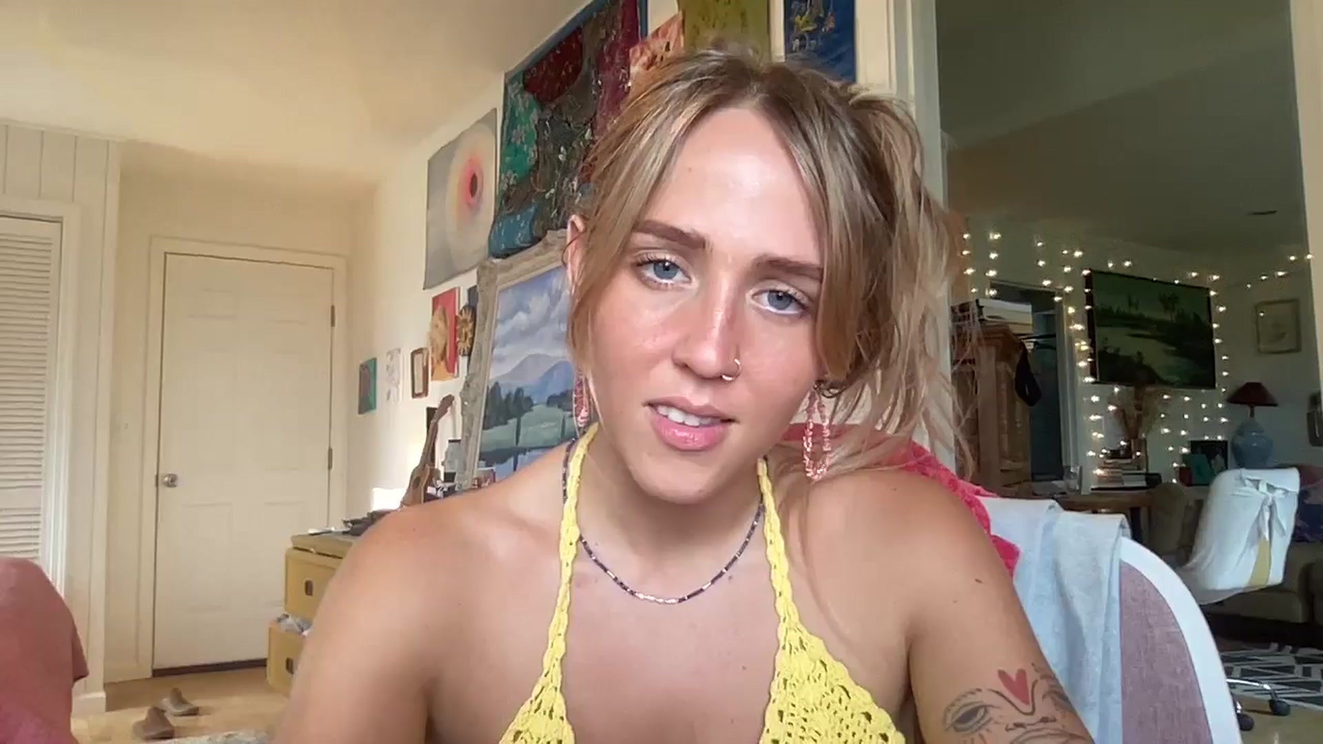 Gallery image thumbnail from IvyPiercee's myfreecams stream on, 06/05/2025, 01:14 image 7 of 20
