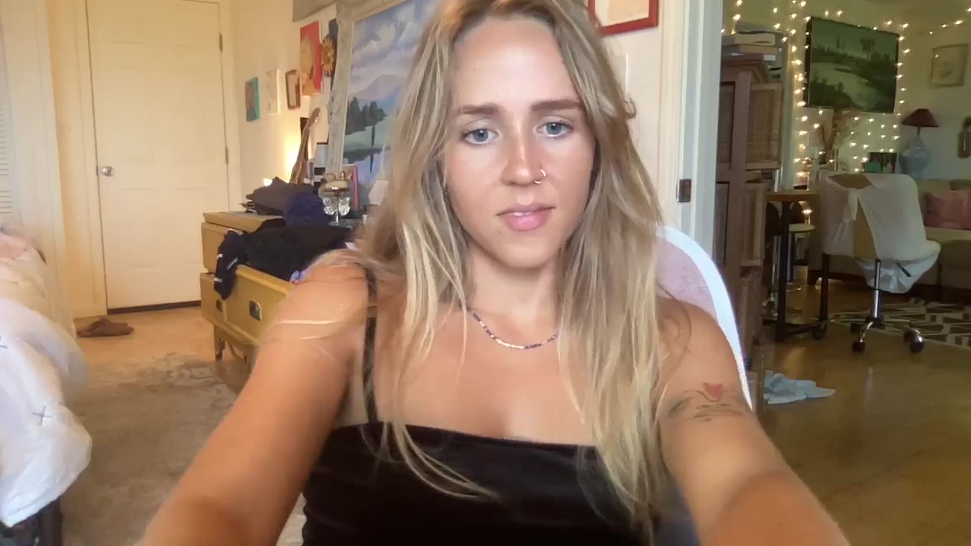 Gallery image thumbnail from IvyPiercee's myfreecams stream on, 06/14/2025, 21:14 image 14 of 20