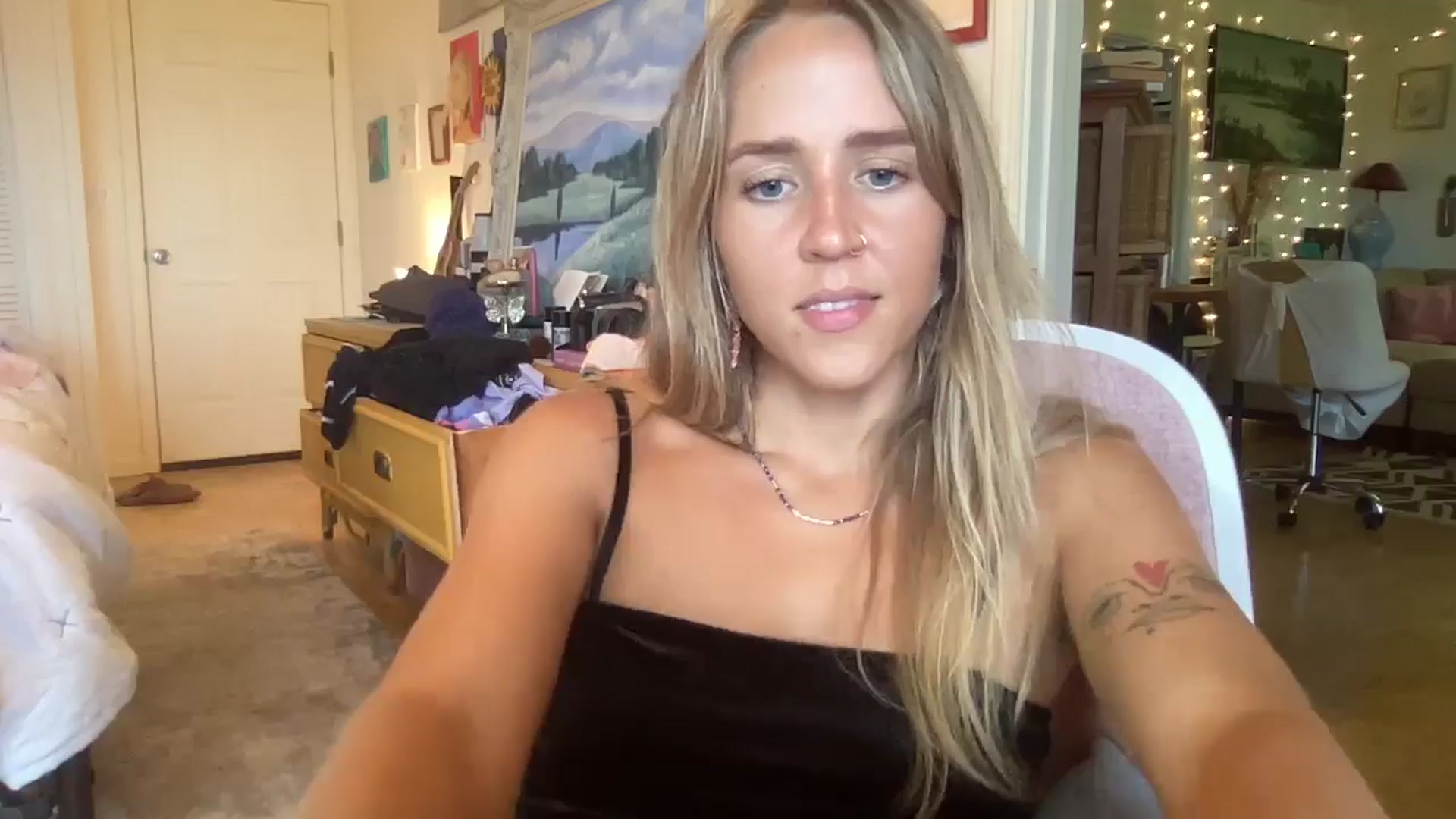 Gallery image thumbnail from IvyPiercee's myfreecams stream on, 06/14/2025, 21:14 image 13 of 20