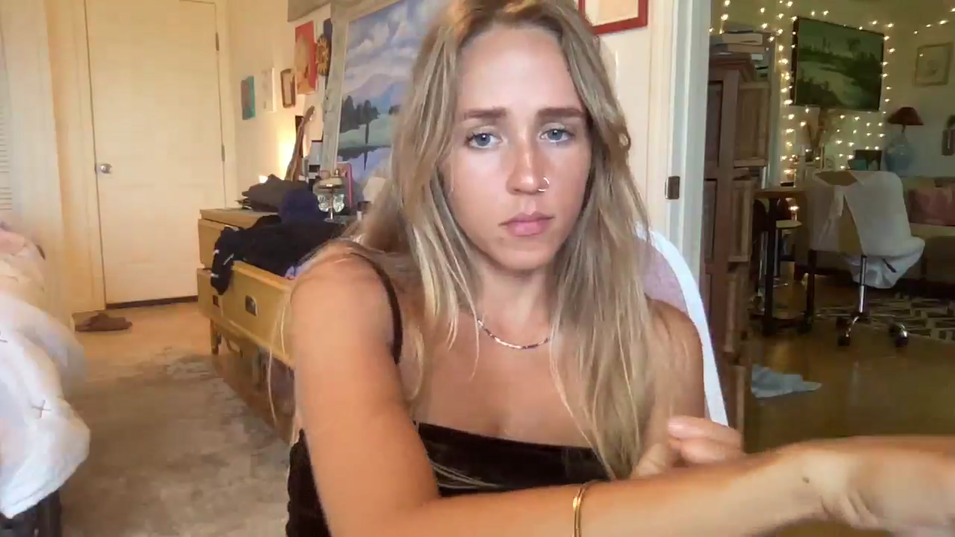 Gallery image thumbnail from IvyPiercee's myfreecams stream on, 06/14/2025, 21:14 image 15 of 20