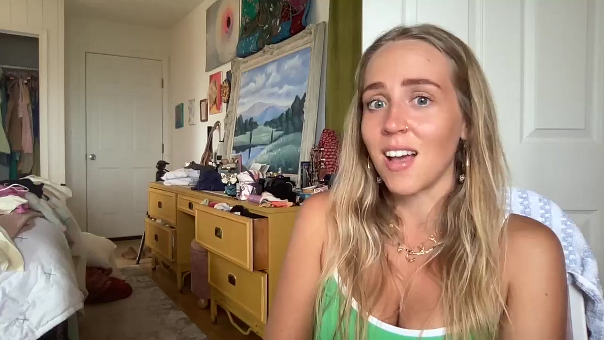 Gallery image thumbnail from IvyPiercee's myfreecams stream on, 06/17/2025, 24:00 image 19 of 20