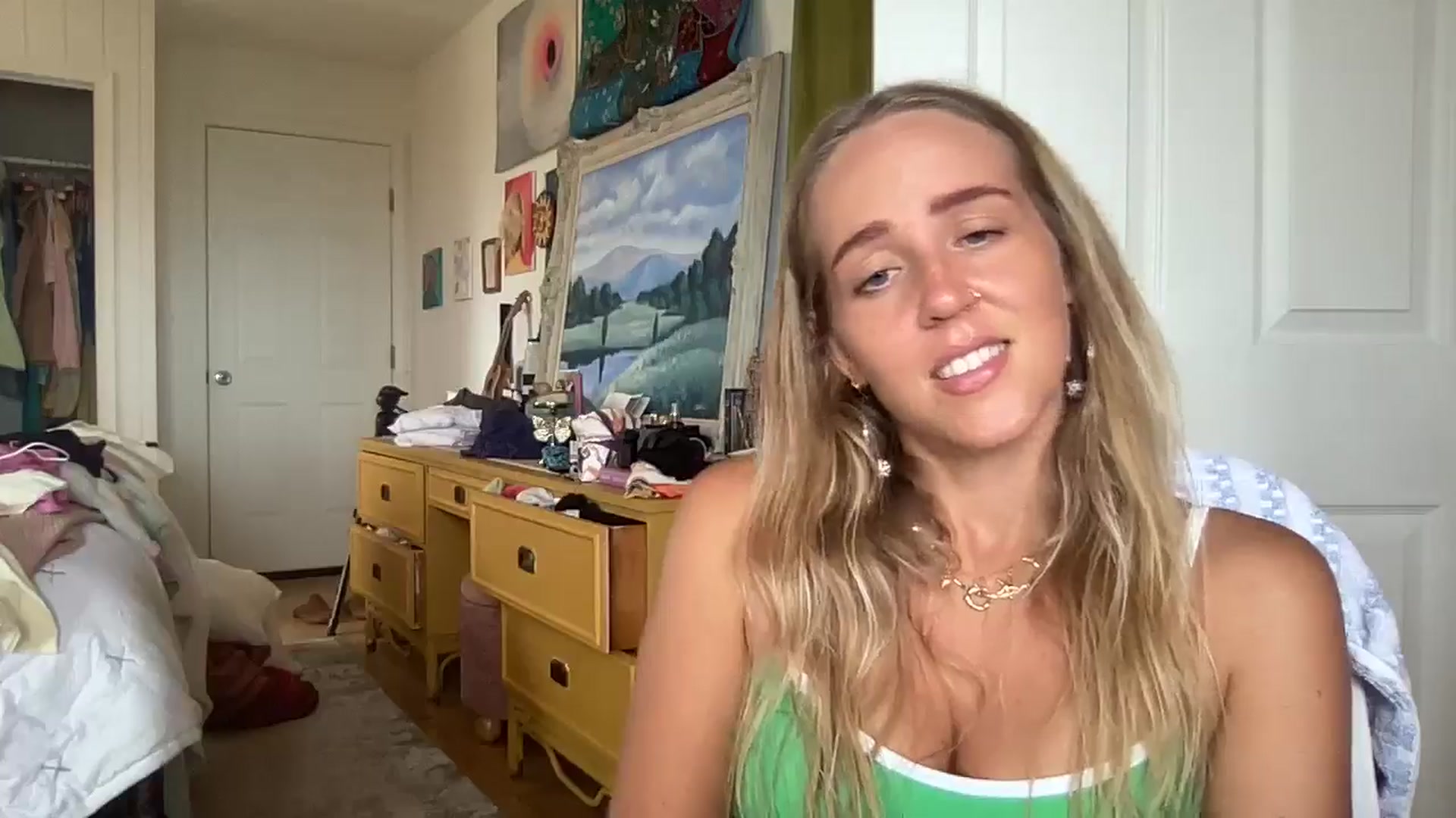 Gallery image thumbnail from IvyPiercee's myfreecams stream on, 06/17/2025, 24:00 image 17 of 20