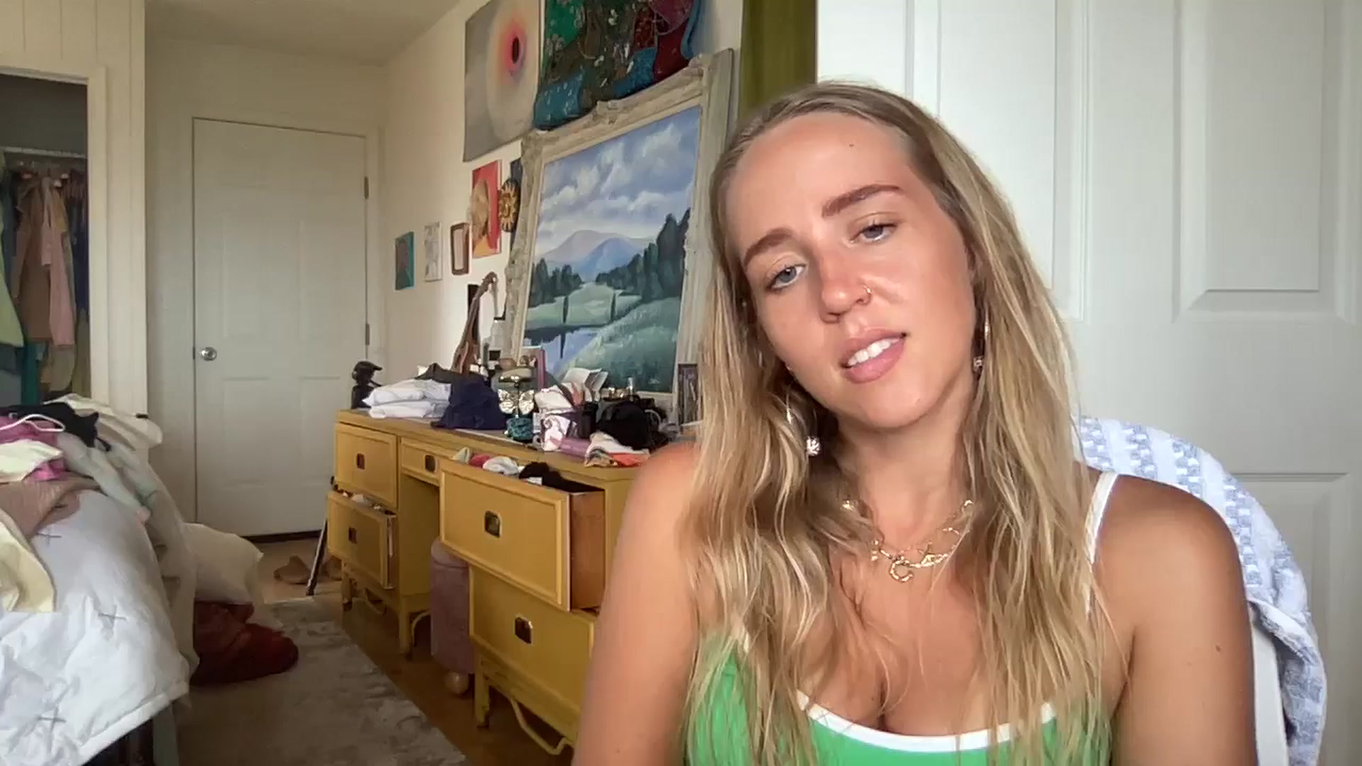 Gallery image thumbnail from IvyPiercee's myfreecams stream on, 06/17/2025, 24:00 image 16 of 20