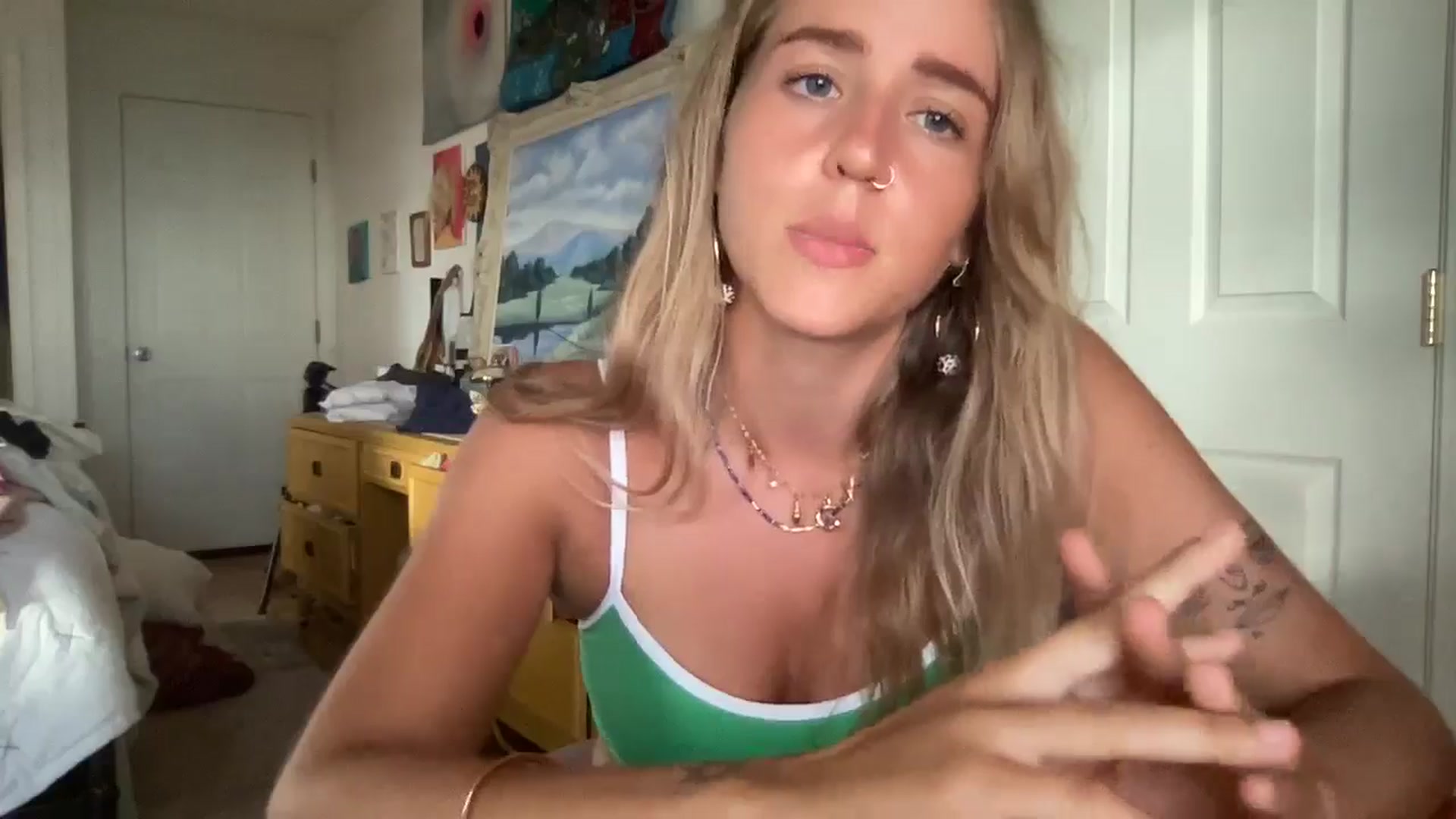 Gallery image thumbnail from IvyPiercee's myfreecams stream on, 06/17/2025, 04:34 image 7 of 20