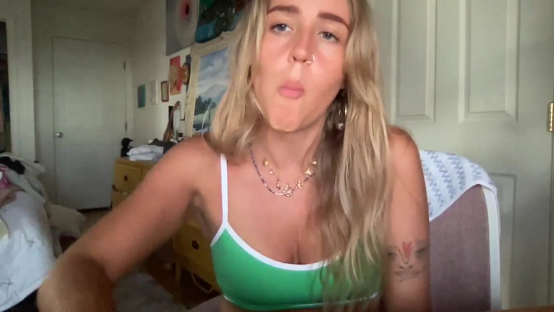 Gallery image thumbnail from IvyPiercee's myfreecams stream on, 06/17/2025, 04:34 image 16 of 20