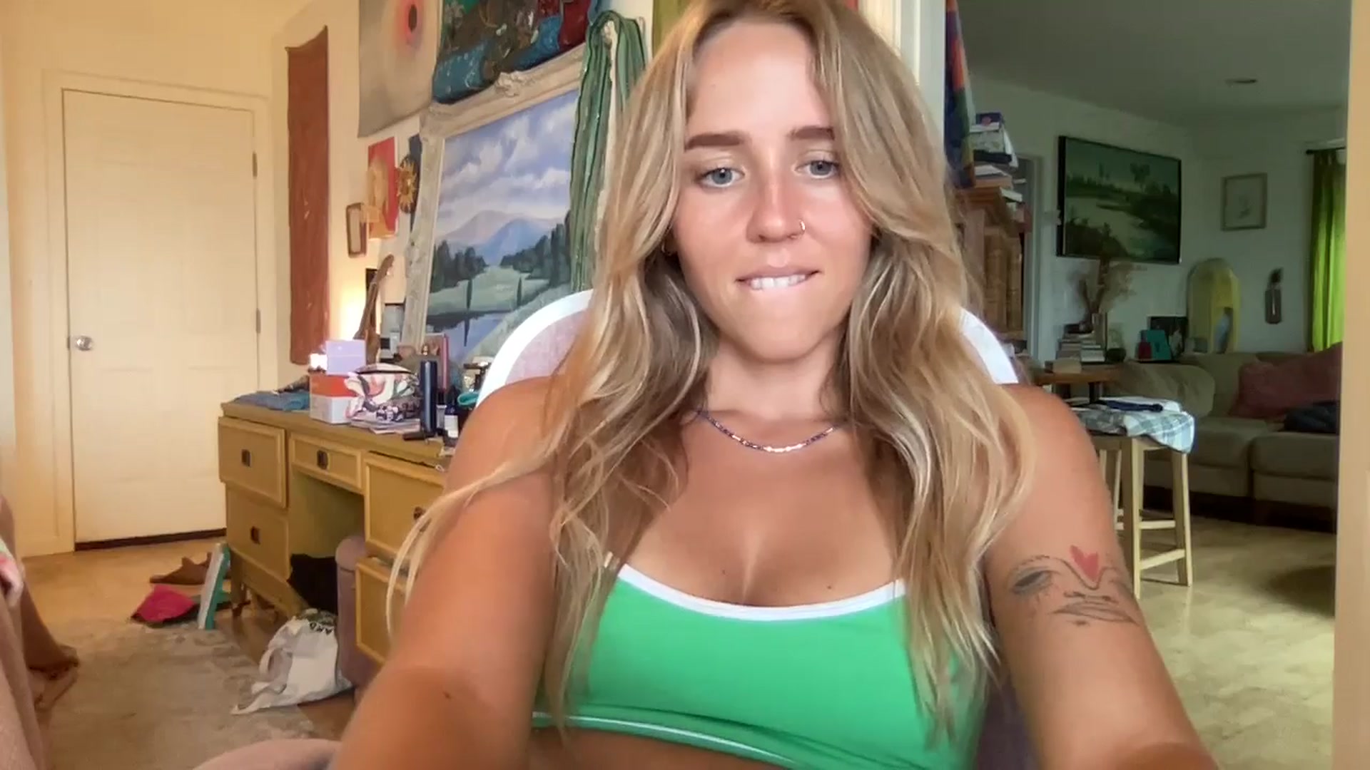 Gallery image thumbnail from IvyPiercee's myfreecams stream on, 06/24/2025, 24:20 image 10 of 20