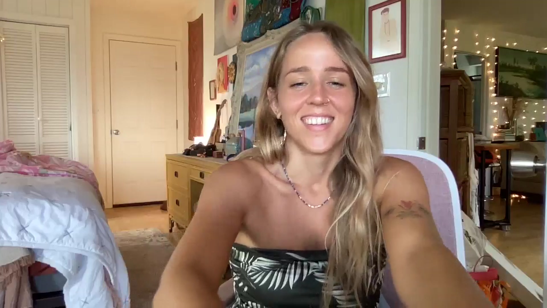 Gallery image thumbnail from IvyPiercee's myfreecams stream on, 06/27/2025, 21:02 image 15 of 20