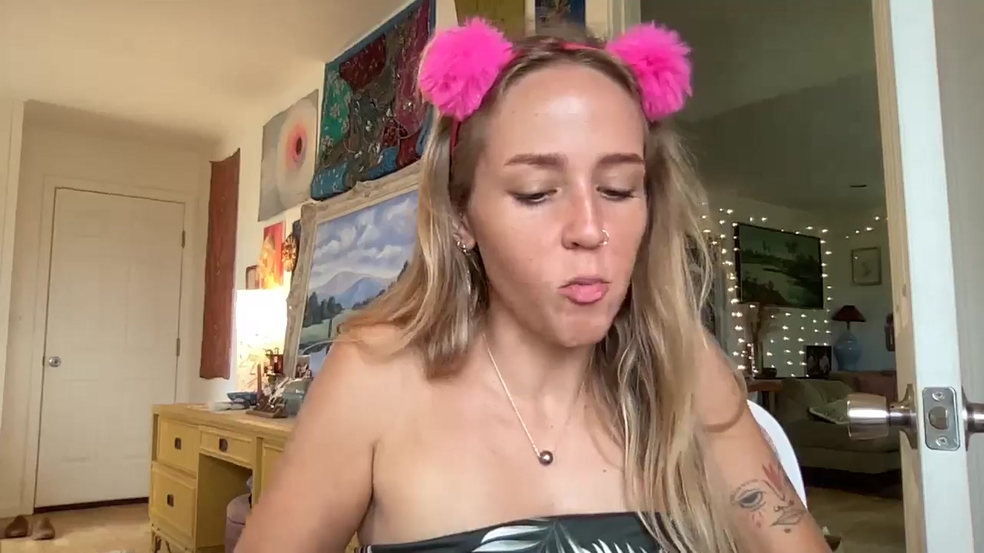 Gallery image thumbnail from IvyPiercee's myfreecams stream on, 07/17/2025, 22:15 image 4 of 20