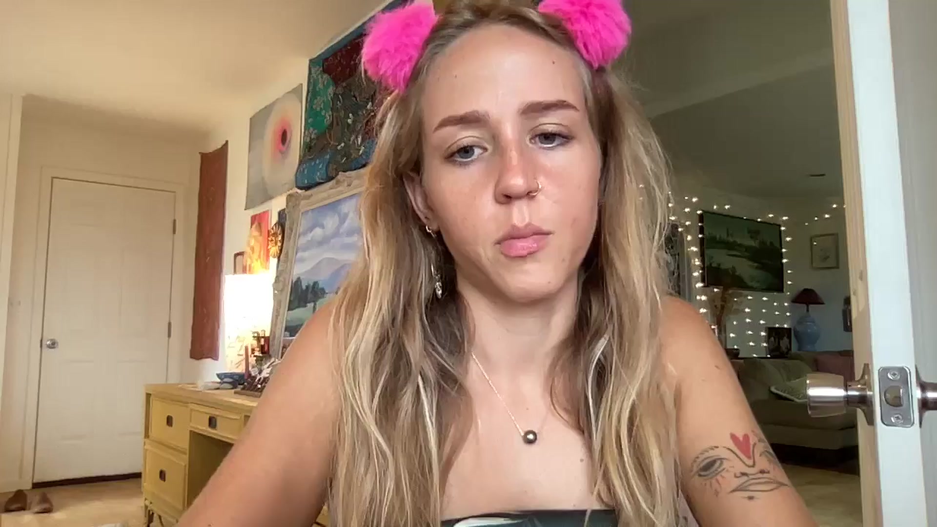 Gallery image thumbnail from IvyPiercee's myfreecams stream on, 07/17/2025, 22:15 image 19 of 20