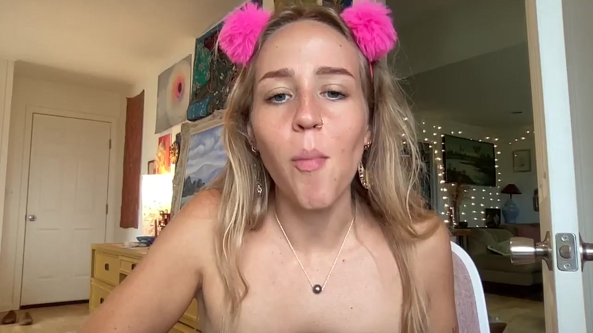 Gallery image thumbnail from IvyPiercee's myfreecams stream on, 07/17/2025, 22:15 image 8 of 20
