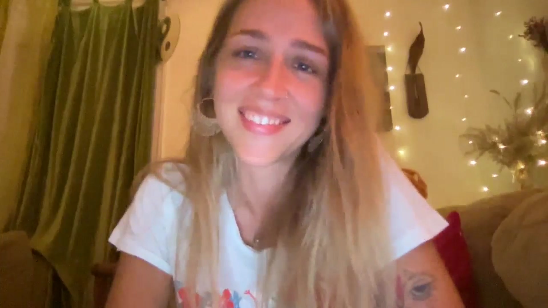 Gallery image thumbnail from IvyPiercee's myfreecams stream on, 07/18/2025, 06:37 image 14 of 20