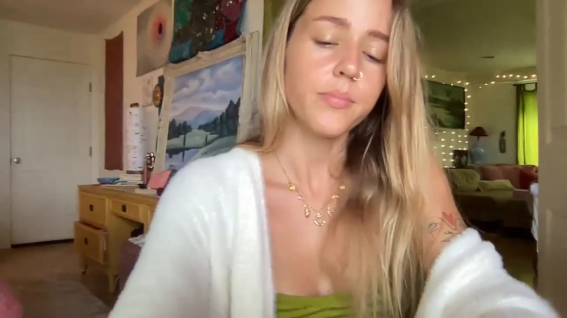 Gallery image thumbnail from IvyPiercee's myfreecams stream on, 07/21/2025, 21:52 image 18 of 20