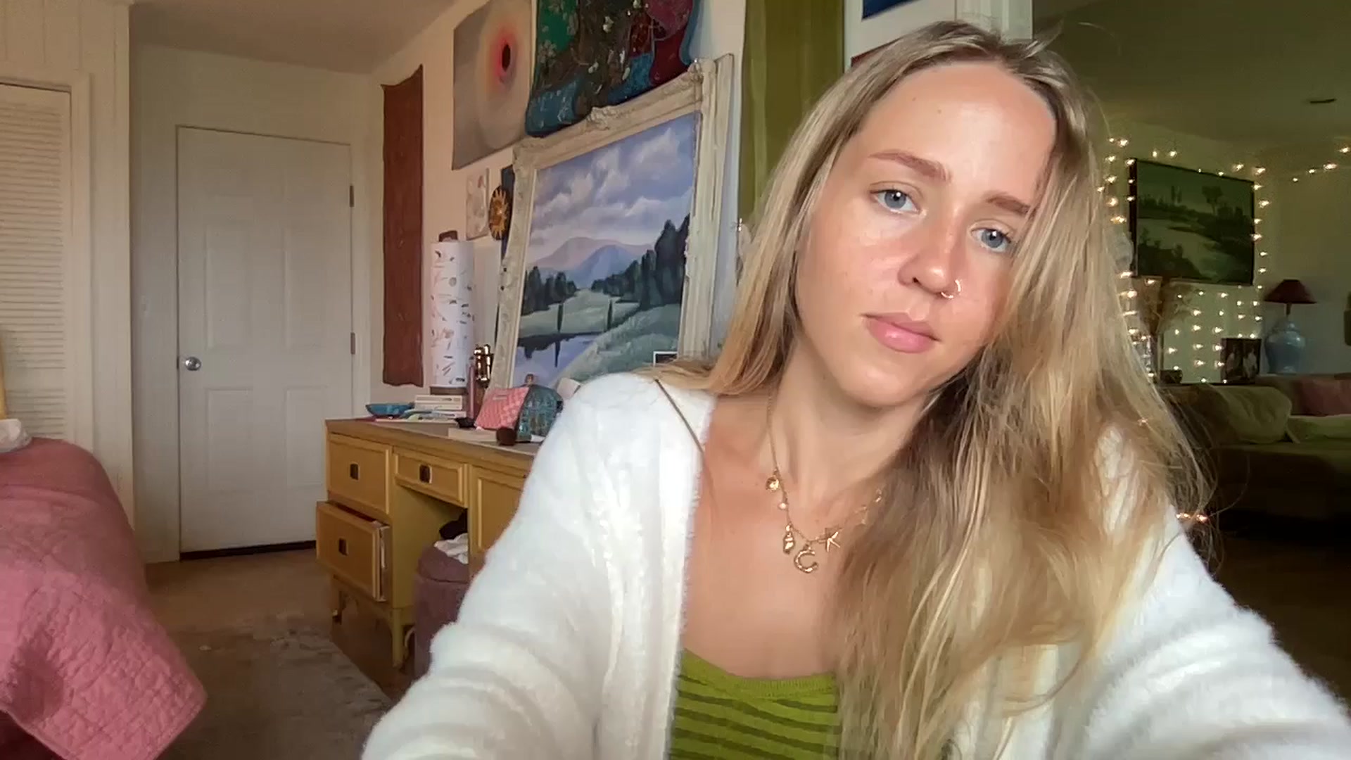 Gallery image thumbnail from IvyPiercee's myfreecams stream on, 07/21/2025, 21:52 image 4 of 20