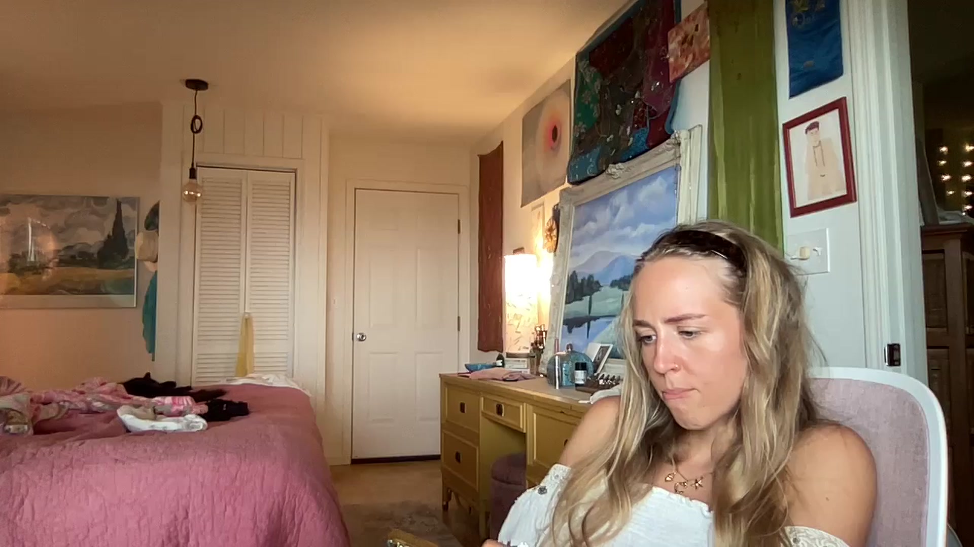 Gallery image thumbnail from IvyPiercee's myfreecams stream on, 07/24/2025, 03:12 image 3 of 20