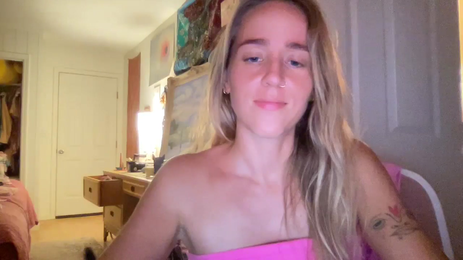 Gallery image thumbnail from IvyPiercee's myfreecams stream on, 08/26/2025, 05:16 image 12 of 20
