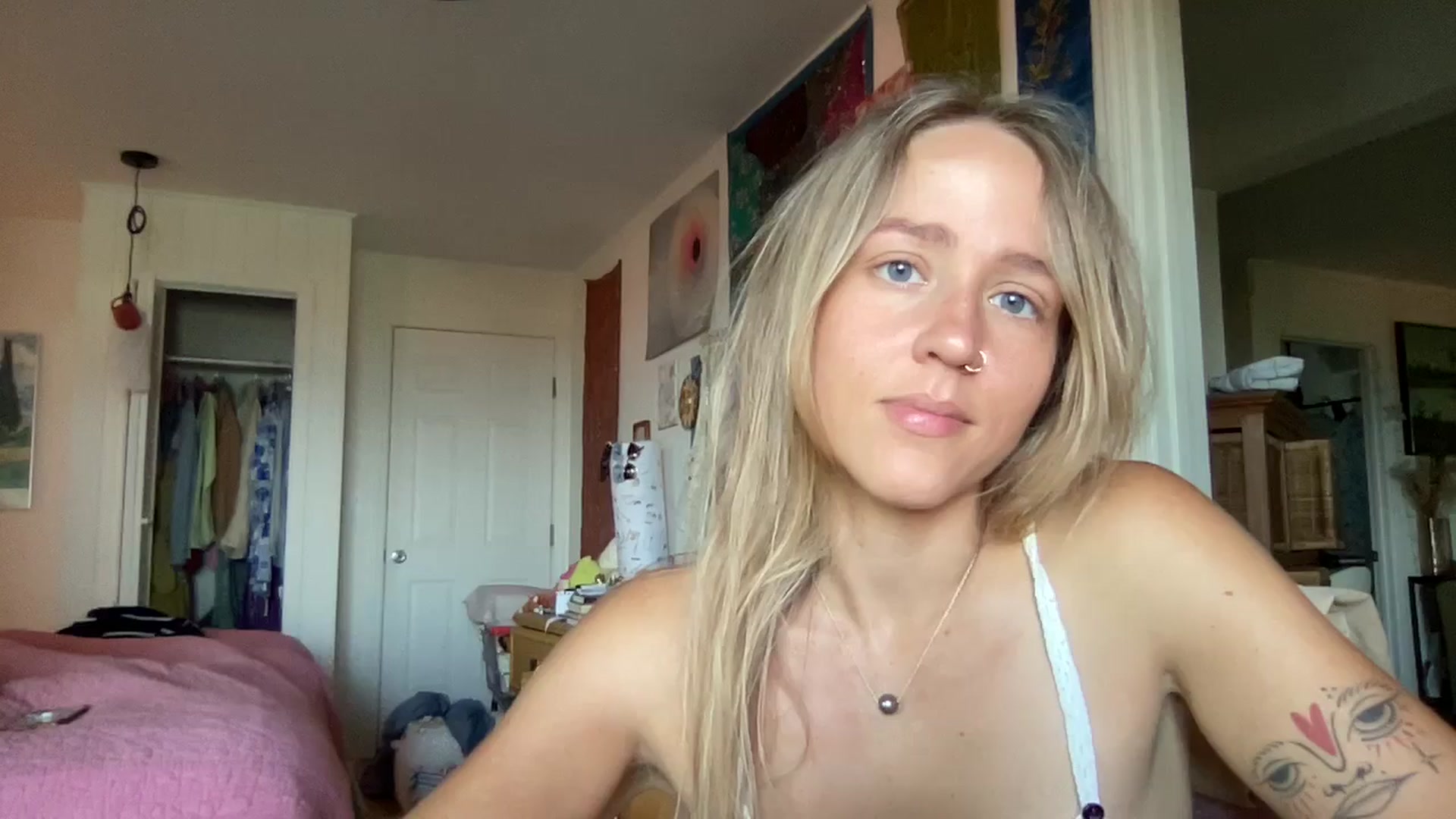 Gallery image thumbnail from IvyPiercee's myfreecams stream on, 10/05/2025, 18:37 image 16 of 20