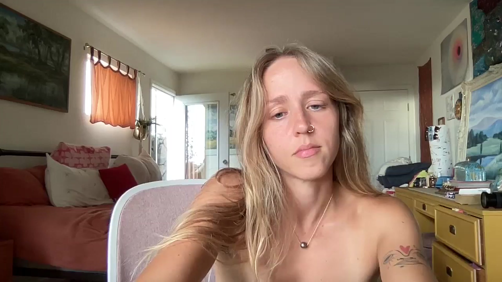 Gallery image thumbnail from IvyPiercee's myfreecams stream on, 10/12/2025, 03:04 image 16 of 20