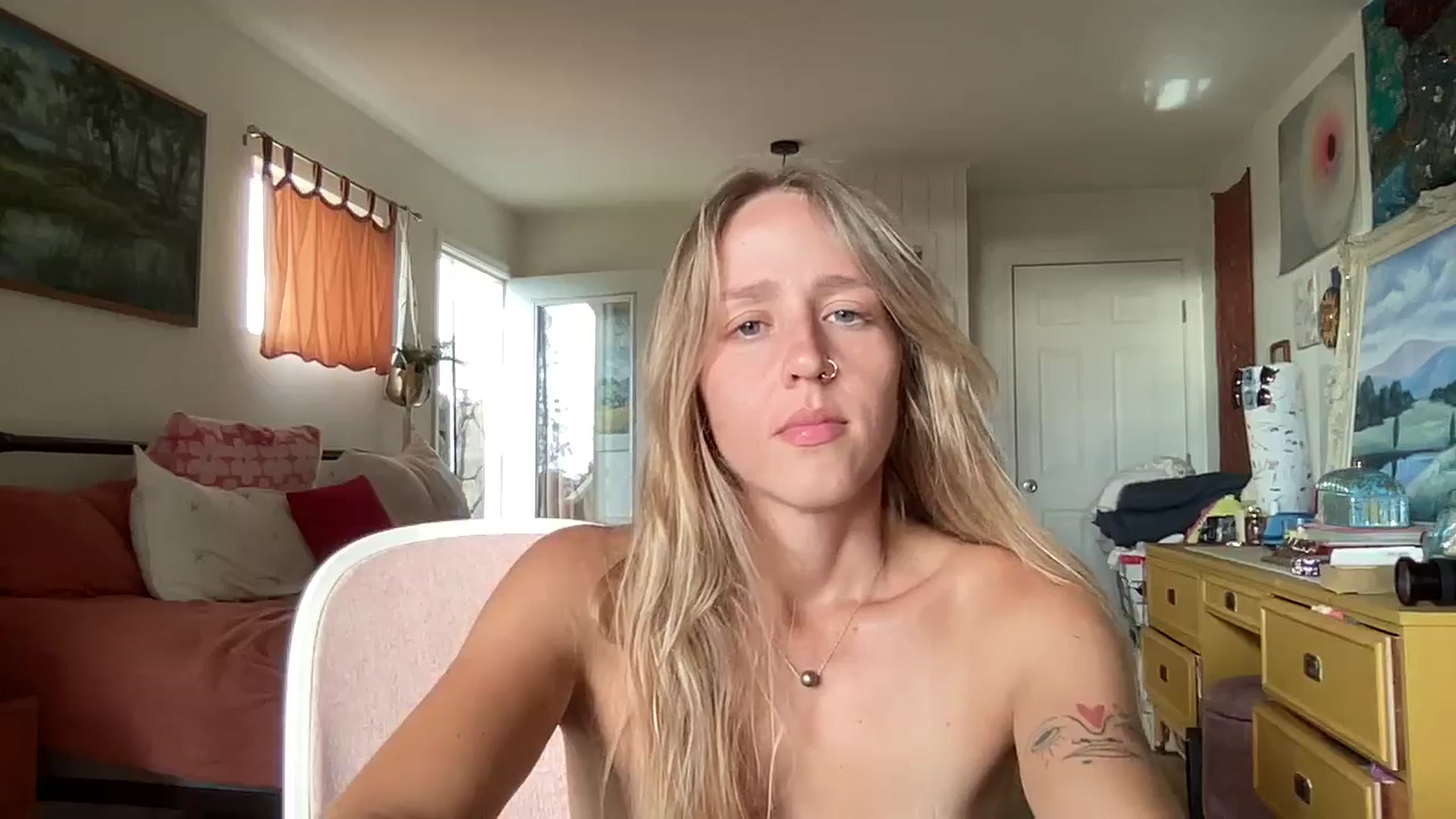 Gallery image thumbnail from IvyPiercee's myfreecams stream on, 10/12/2025, 03:04 image 17 of 20