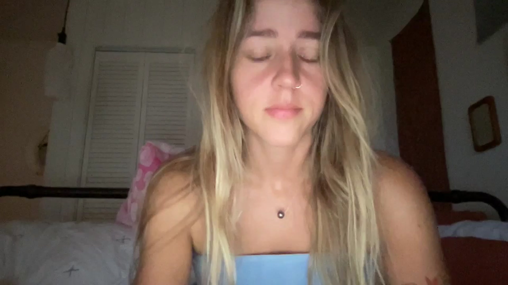 Gallery image thumbnail from IvyPiercee's myfreecams stream on, 10/17/2025, 17:00 image 5 of 20