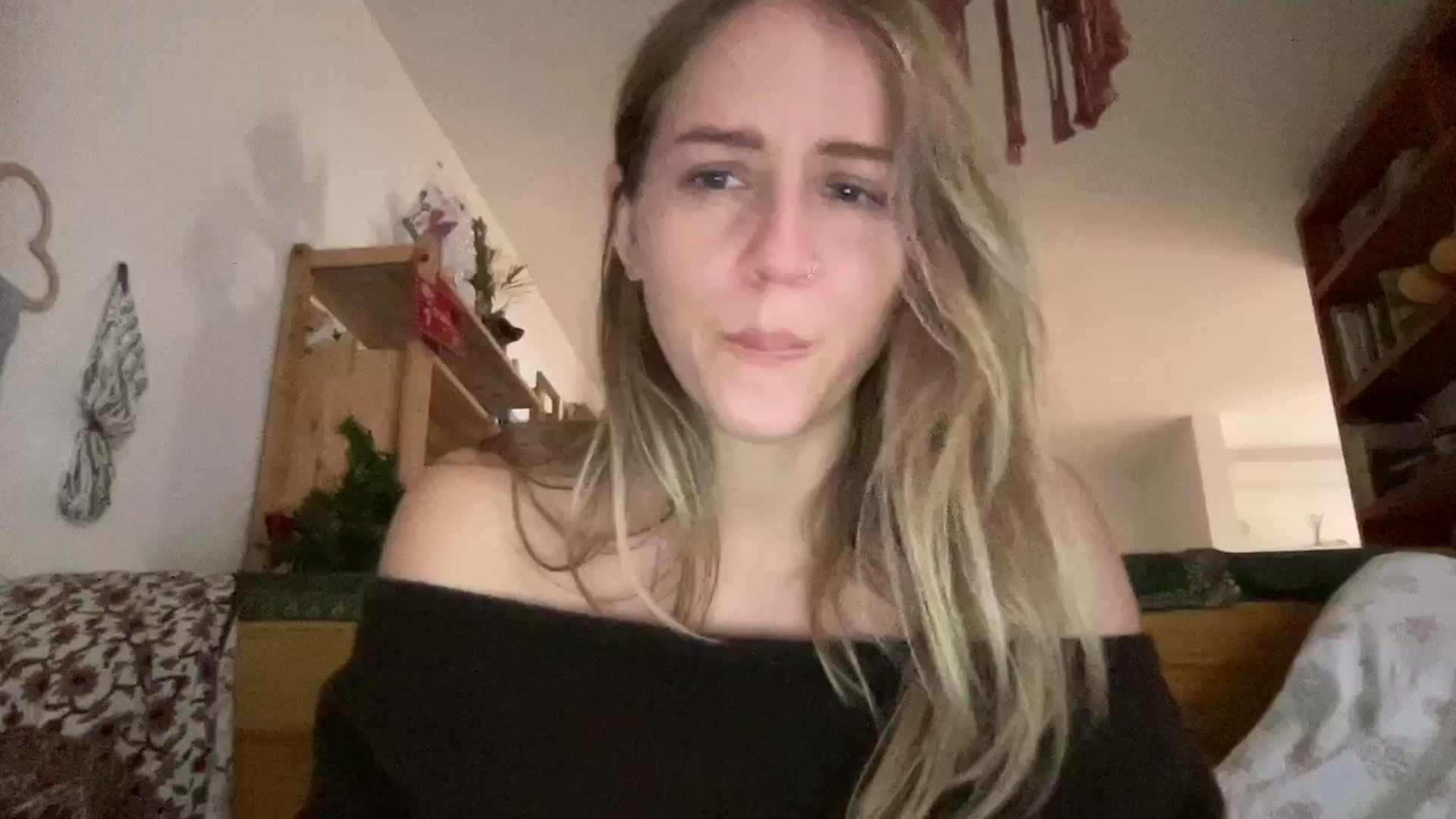Gallery image thumbnail from IvyPiercee's myfreecams stream on, 01/07/2026, 15:25 image 13 of 20