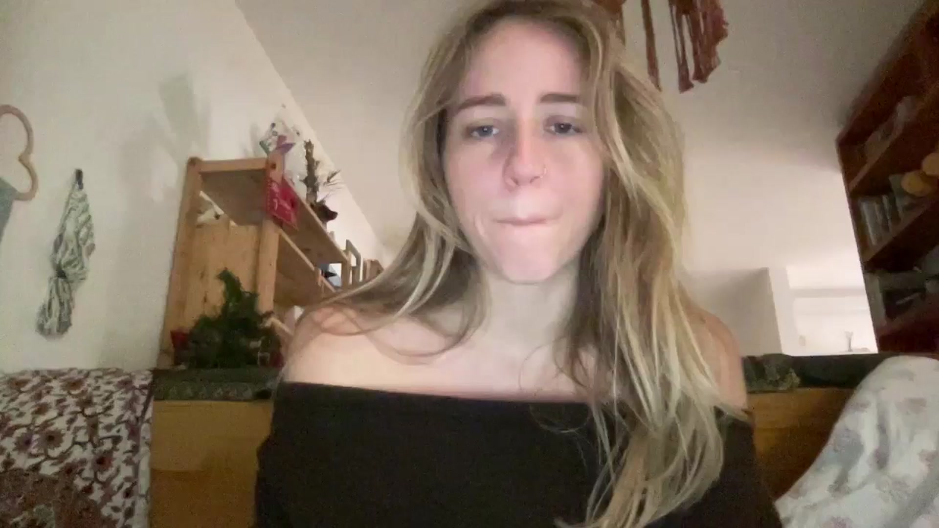 Gallery image thumbnail from IvyPiercee's myfreecams stream on, 01/07/2026, 15:25 image 18 of 20