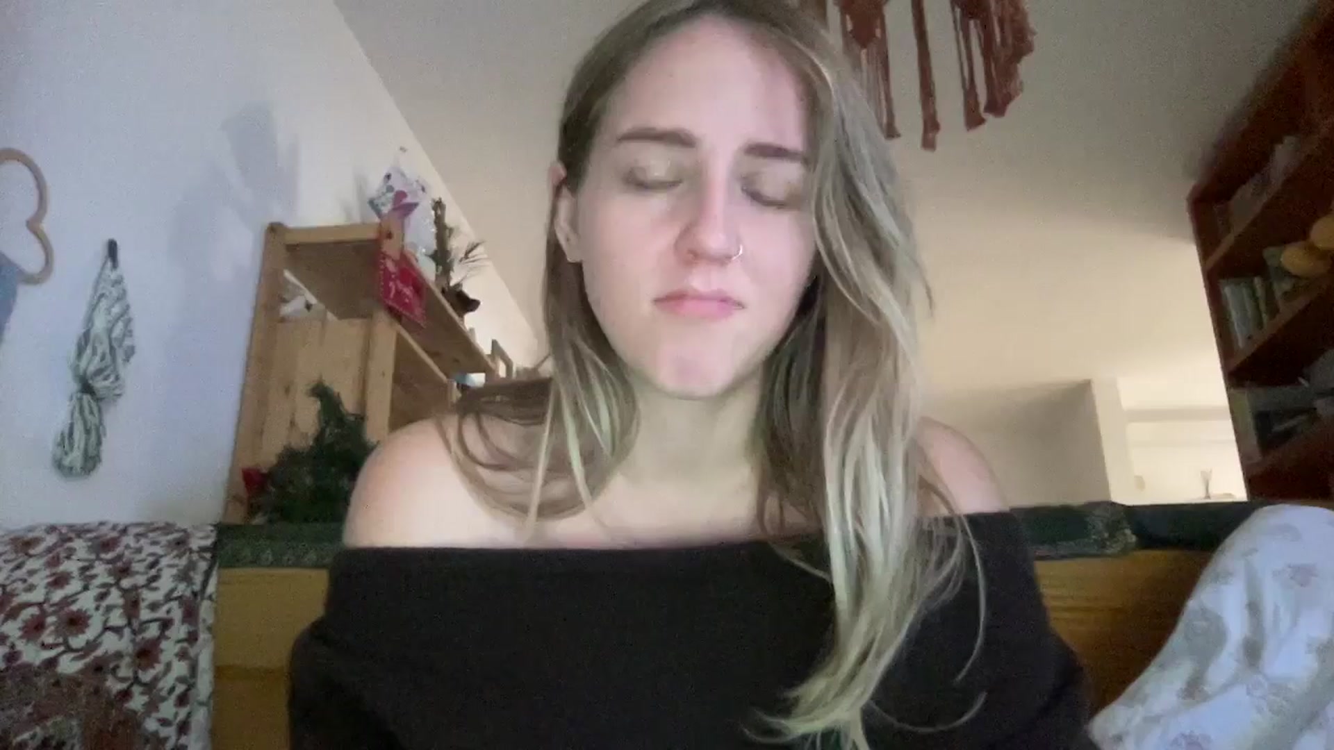 Gallery image thumbnail from IvyPiercee's myfreecams stream on, 01/07/2026, 15:25 image 8 of 20