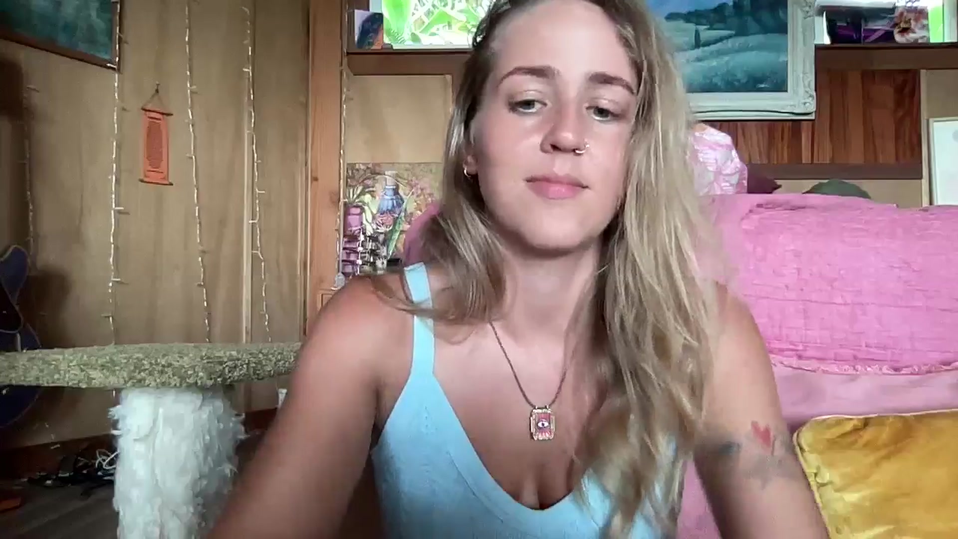 Gallery image thumbnail from IvyPiercee's myfreecams stream on, 02/19/2026, 01:17 image 18 of 20