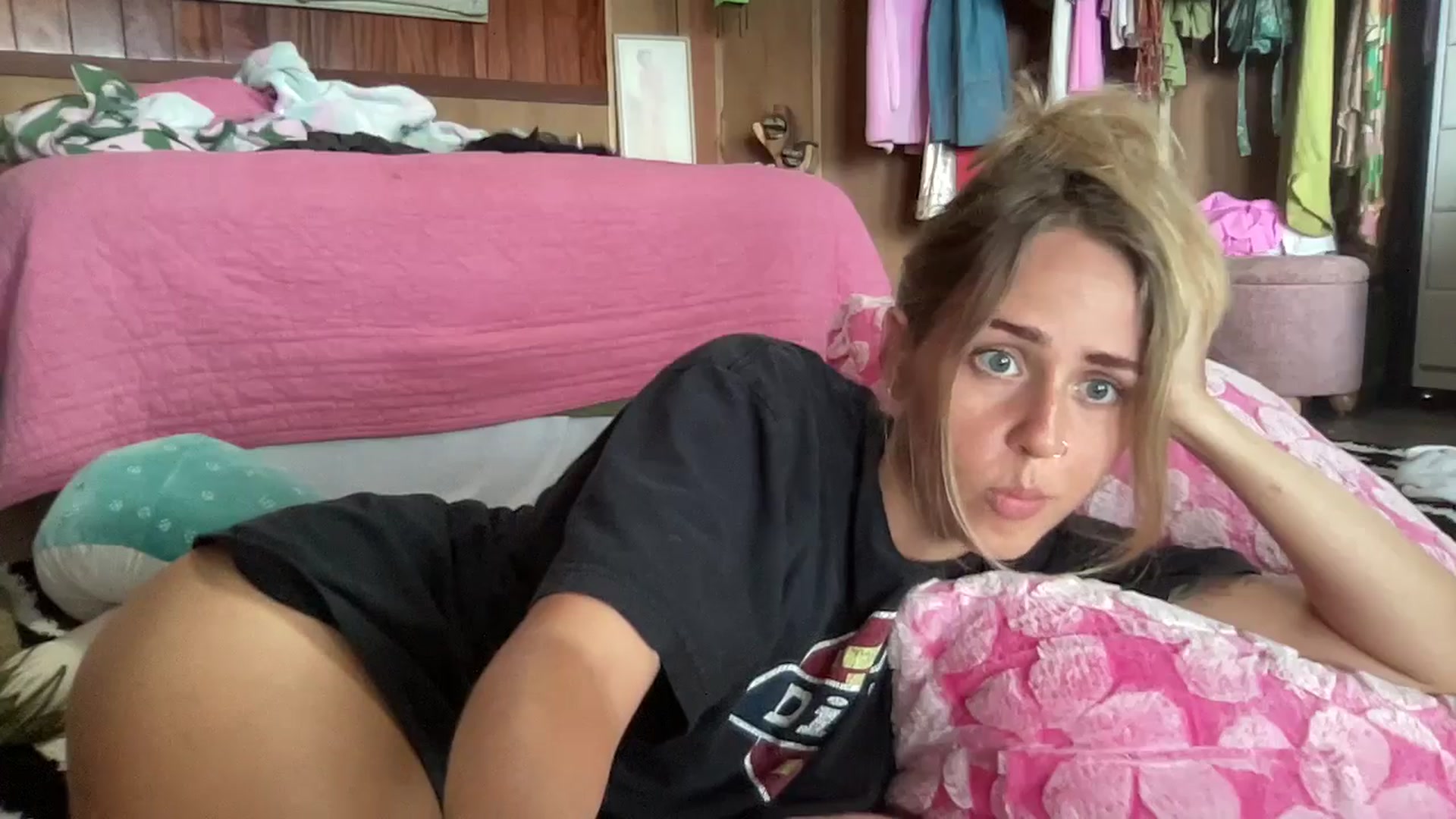Gallery image thumbnail from IvyPiercee's myfreecams stream on, 03/05/2026, 23:39 image 2 of 20