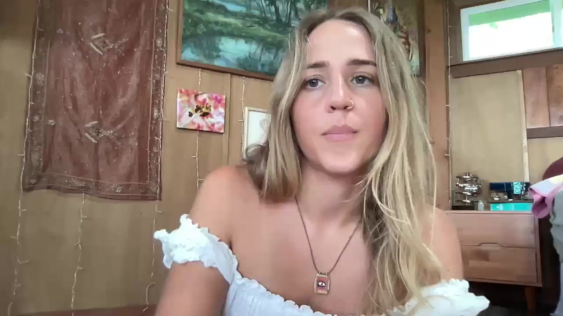 Gallery image thumbnail from IvyPiercee's myfreecams stream on, 04/19/2026, 22:07 image 9 of 20