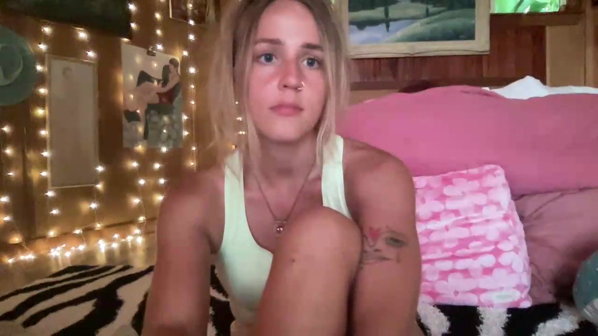 Gallery image thumbnail from IvyPiercee's myfreecams stream on, 05/23/2026, 04:39 image 18 of 20