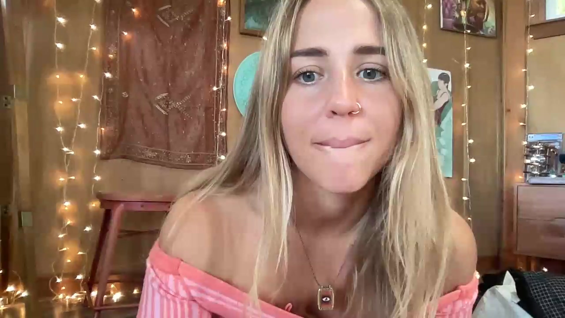 Gallery image thumbnail from IvyPiercee's myfreecams stream on, 06/24/2026, 20:13 image 3 of 20