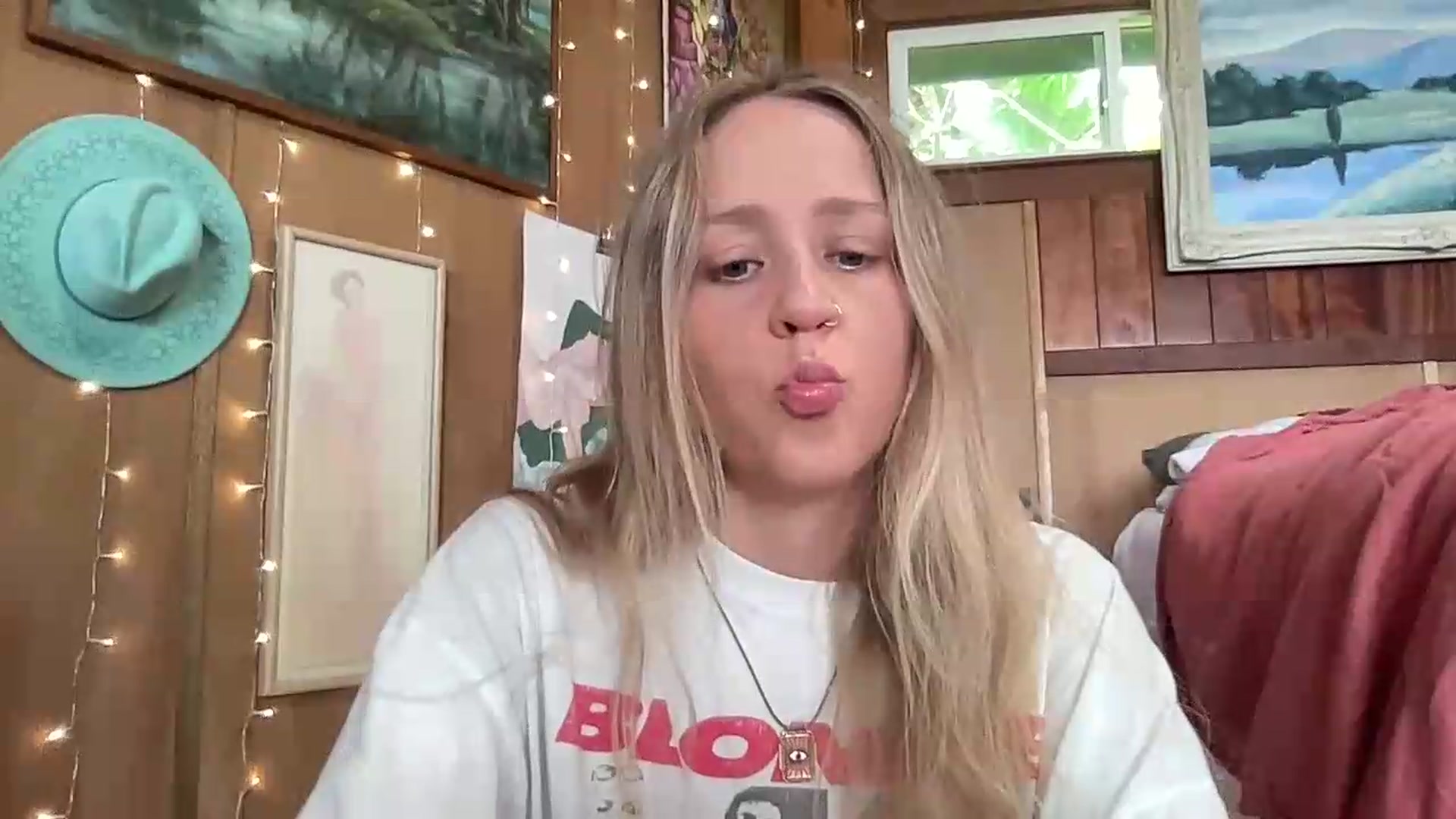 Gallery image thumbnail from IvyPiercee's myfreecams stream on, 07/20/2026, 22:16 image 3 of 20