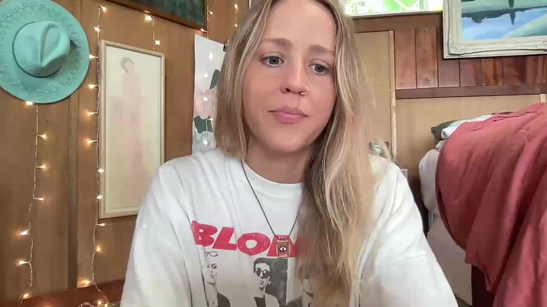 Gallery image thumbnail from IvyPiercee's myfreecams stream on, 07/20/2026, 22:16 image 15 of 20