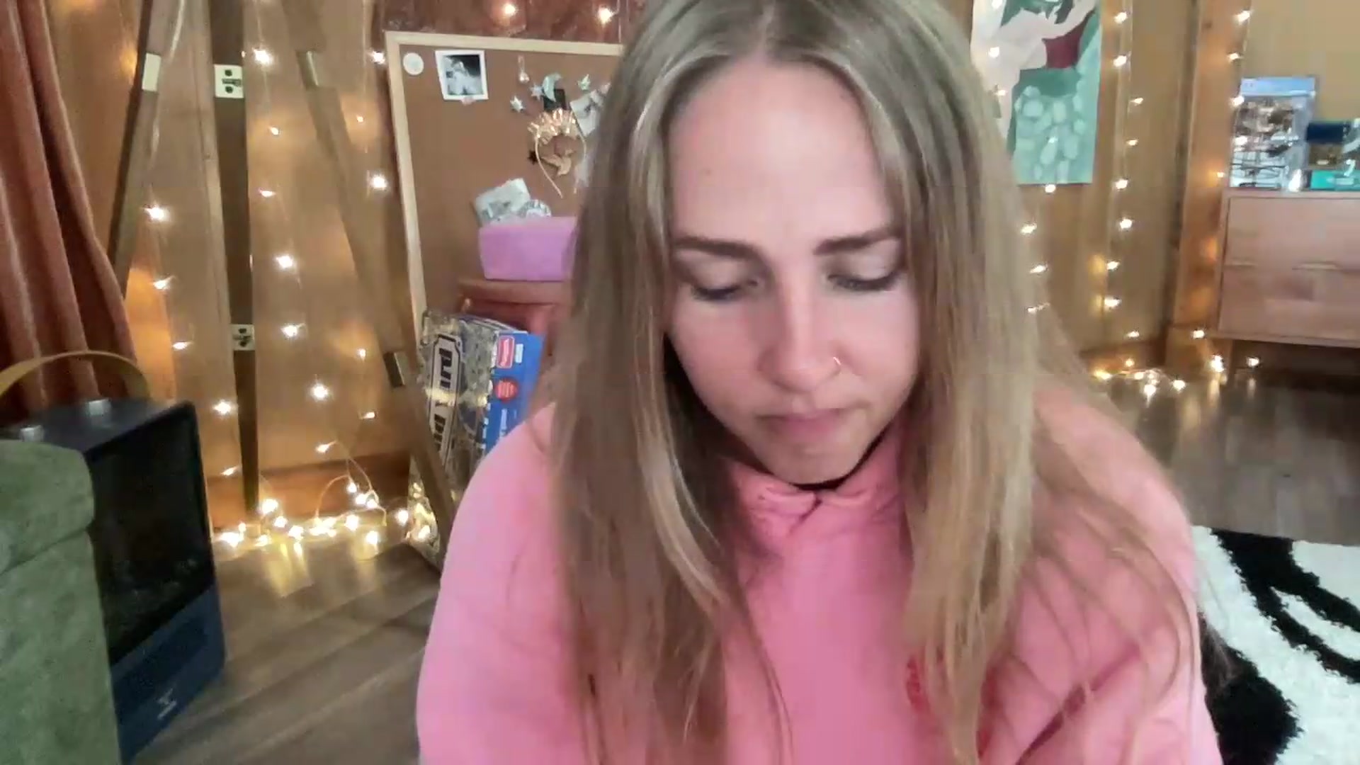 Gallery image thumbnail from IvyPiercee's myfreecams stream on, 07/29/2026, 02:53 image 5 of 20