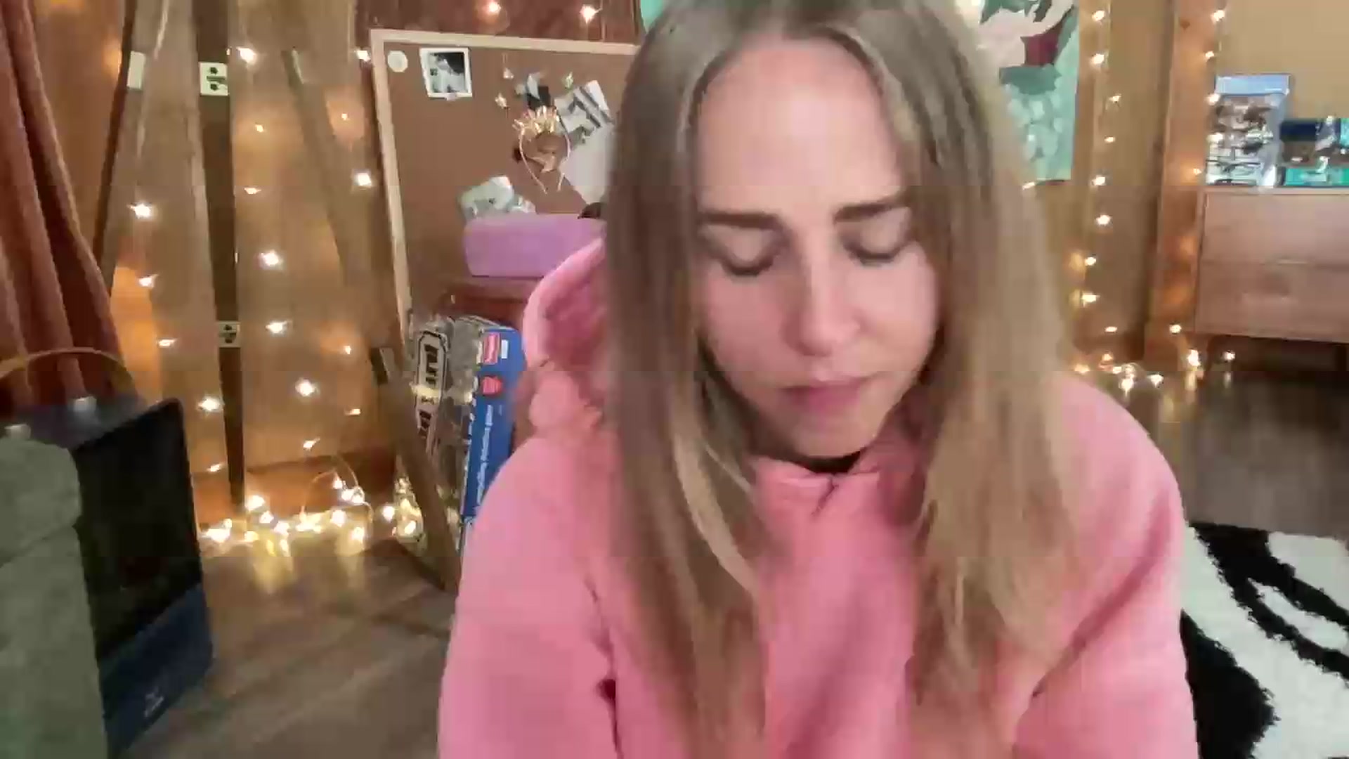 Gallery image thumbnail from IvyPiercee's myfreecams stream on, 07/29/2026, 02:53 image 2 of 20