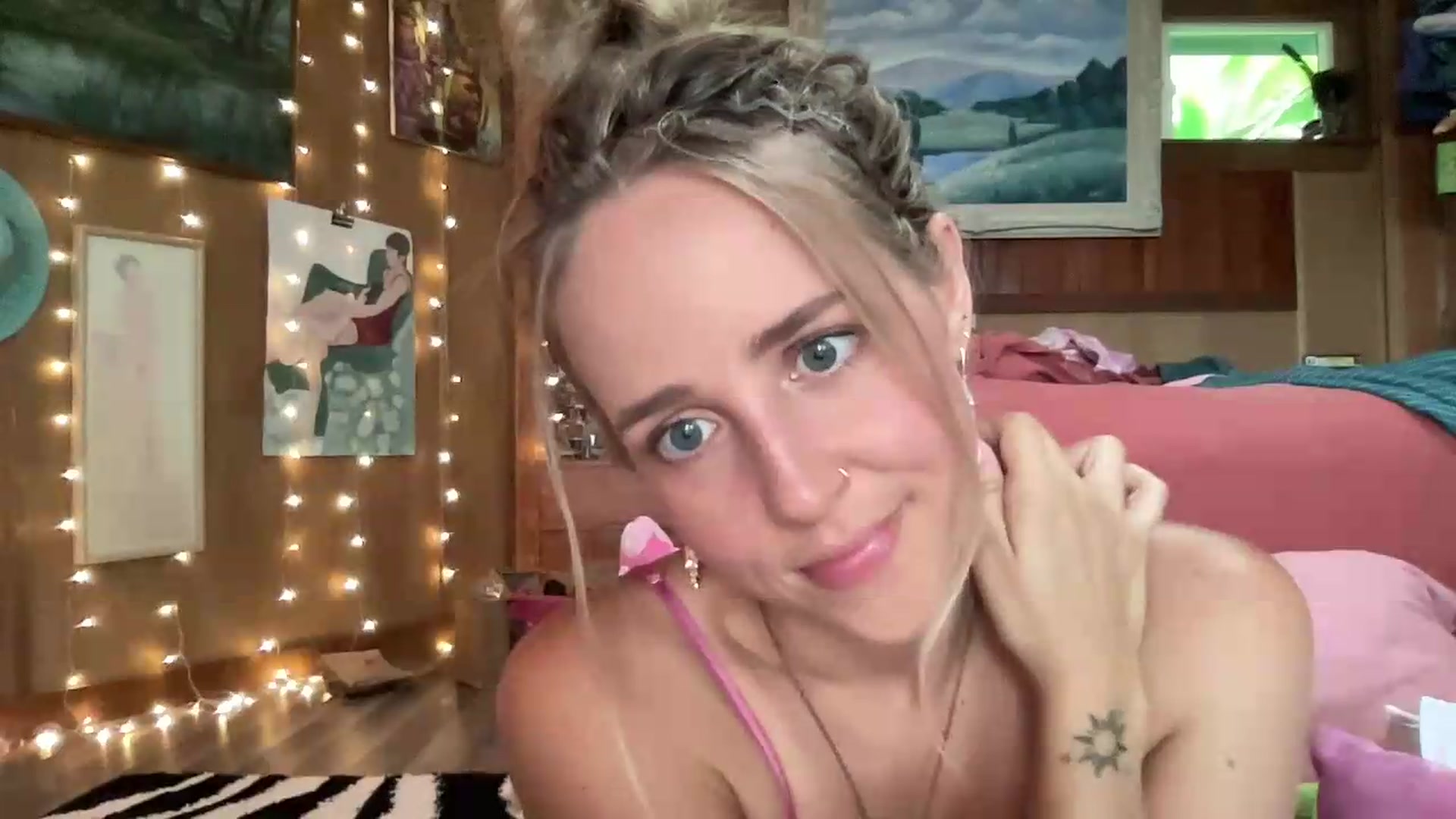 Gallery image thumbnail from IvyPiercee's myfreecams stream on, 08/03/2026, 23:49 image 11 of 20