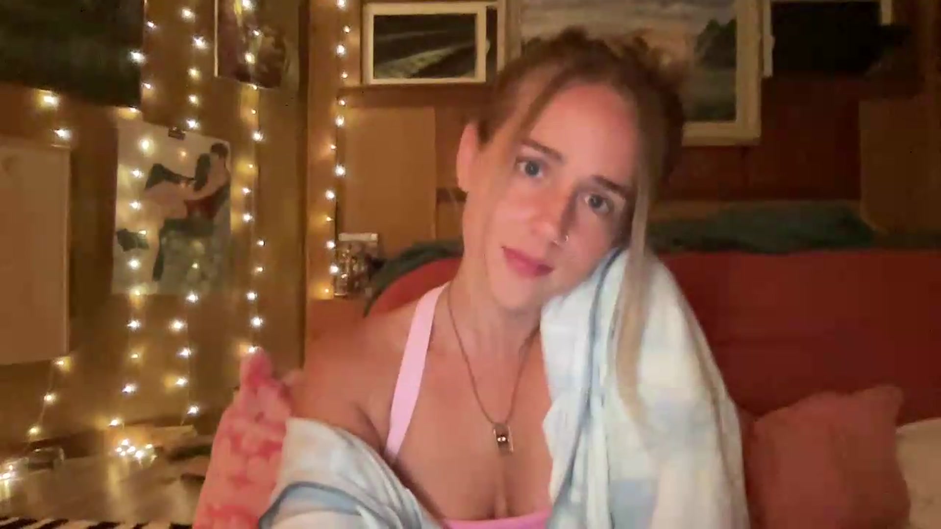 Gallery image thumbnail from IvyPiercee's myfreecams stream on, 08/12/2026, 07:27 image 16 of 20