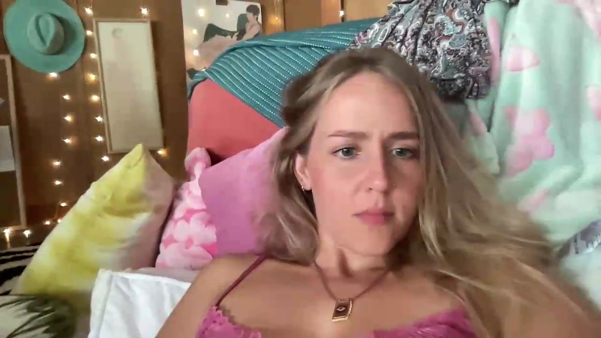 Gallery image thumbnail from IvyPiercee's myfreecams stream on, 08/14/2026, 03:43 image 2 of 20