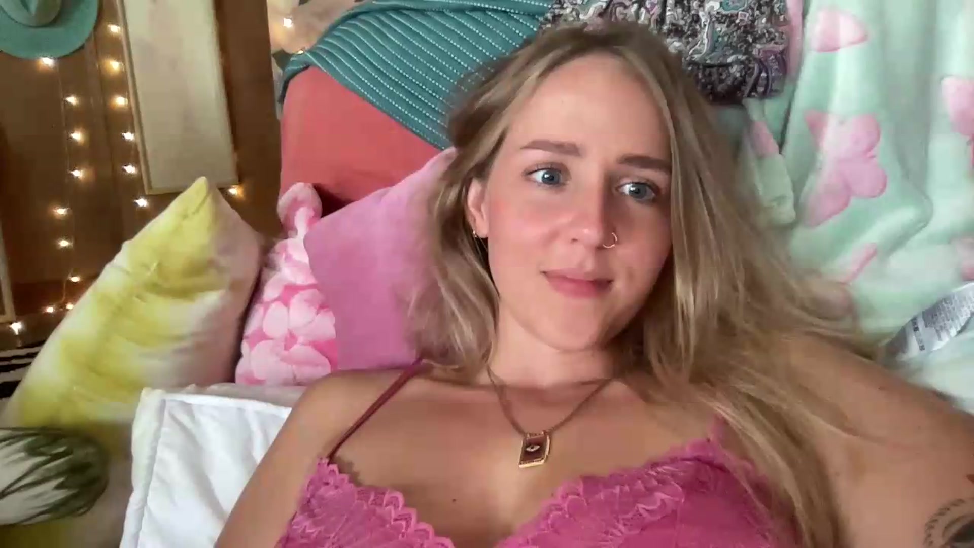 Gallery image thumbnail from IvyPiercee's myfreecams stream on, 08/14/2026, 03:43 image 3 of 20