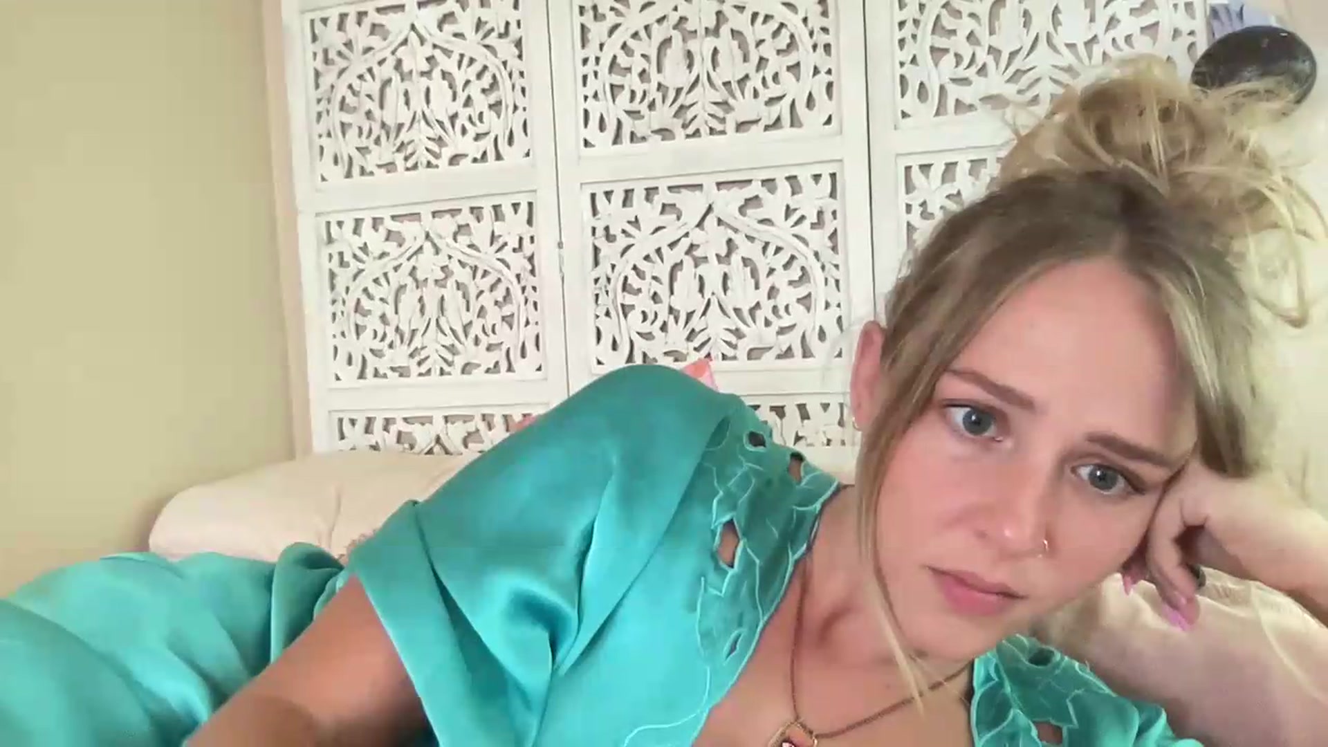 Gallery image thumbnail from IvyPiercee's myfreecams stream on, 08/19/2026, 23:35 image 16 of 20