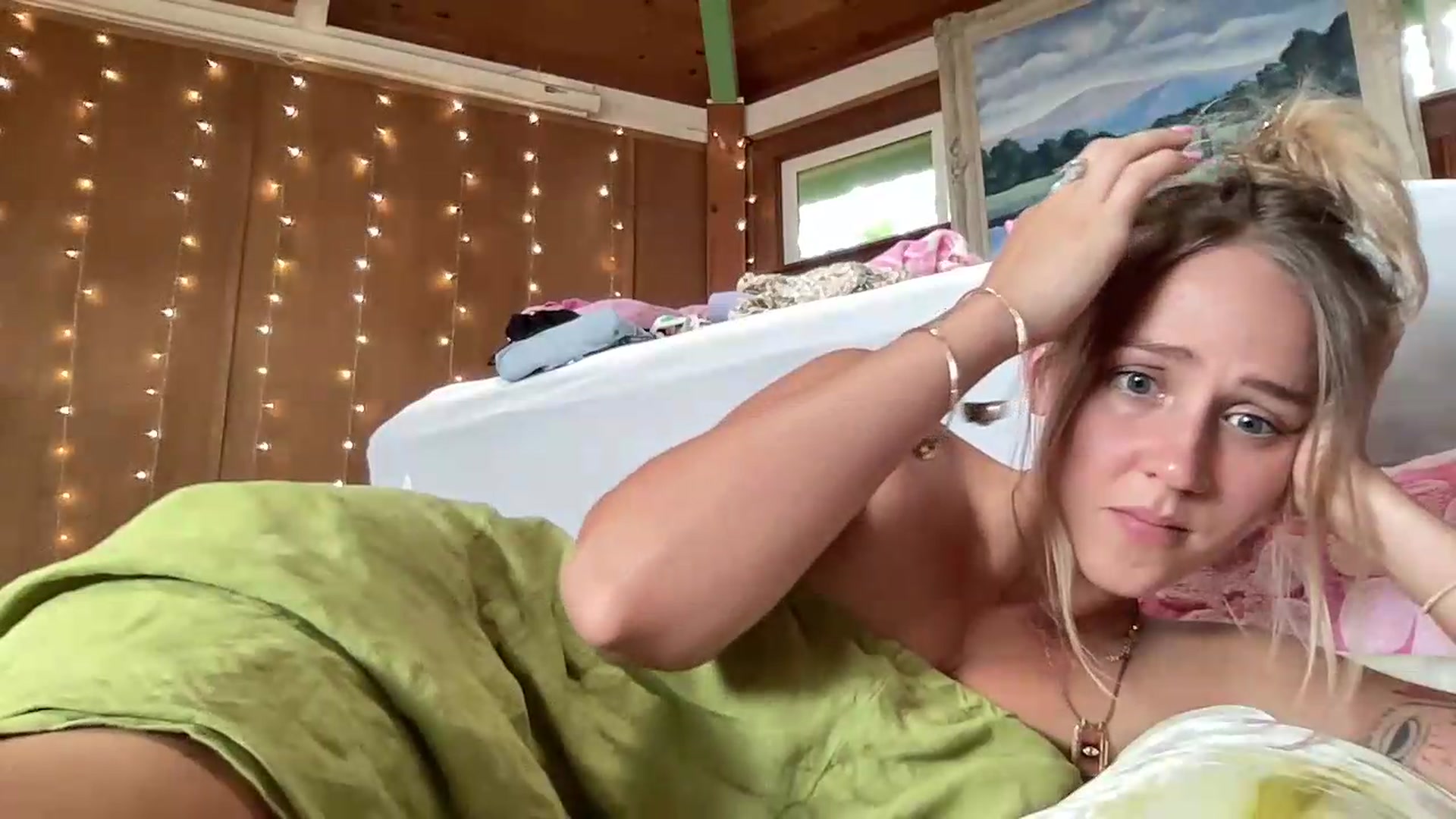 Gallery image thumbnail from IvyPiercee's myfreecams stream on, 08/25/2026, 24:13 image 8 of 20
