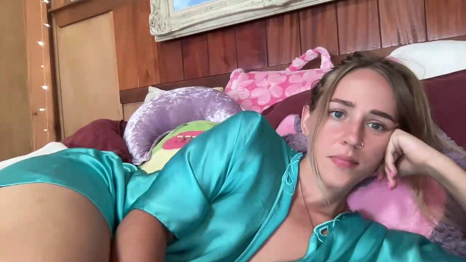 Gallery image thumbnail from IvyPiercee's myfreecams stream on, 09/01/2026, 21:01 image 17 of 20