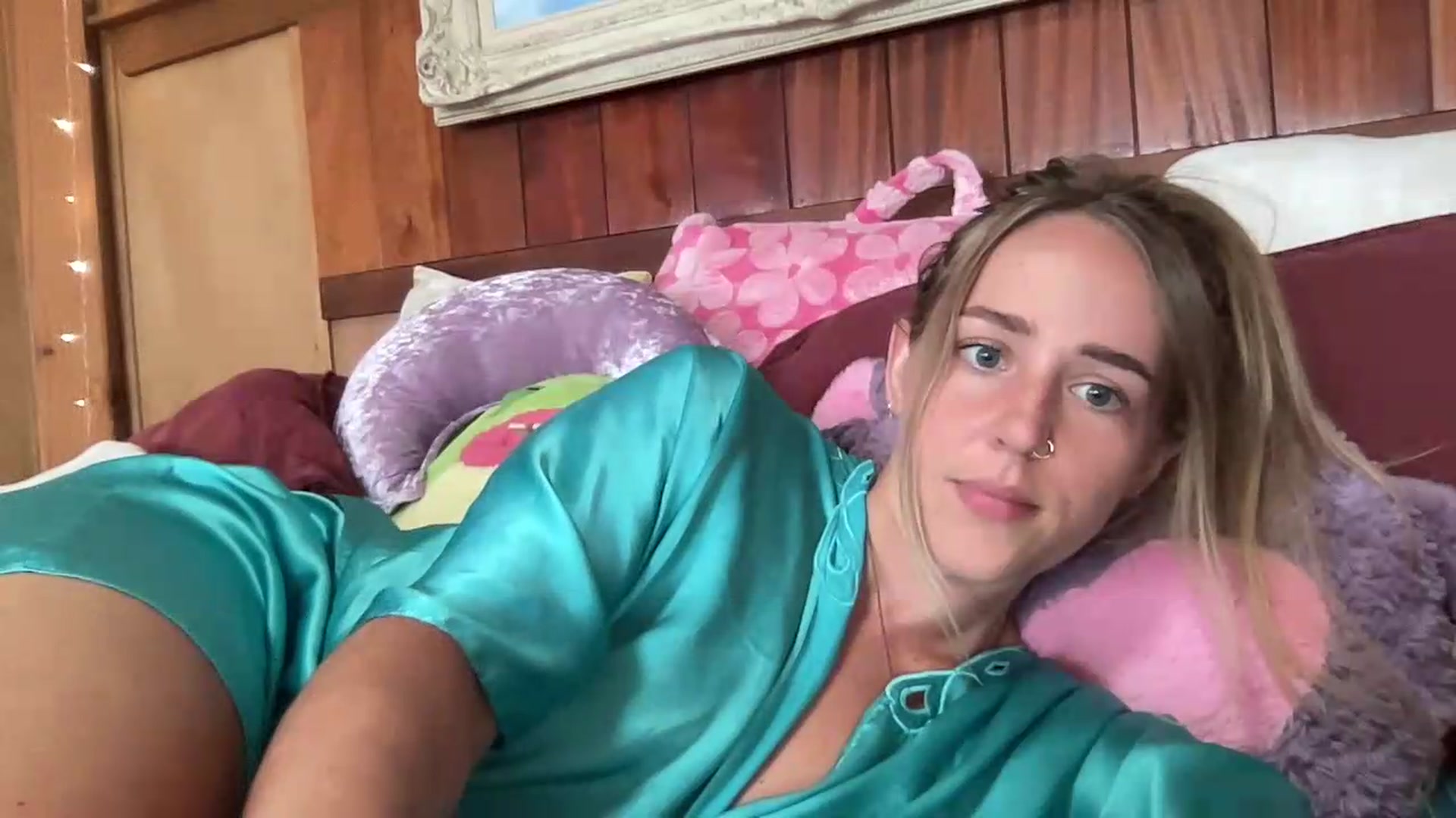 Gallery image thumbnail from IvyPiercee's myfreecams stream on, 09/01/2026, 21:01 image 3 of 20