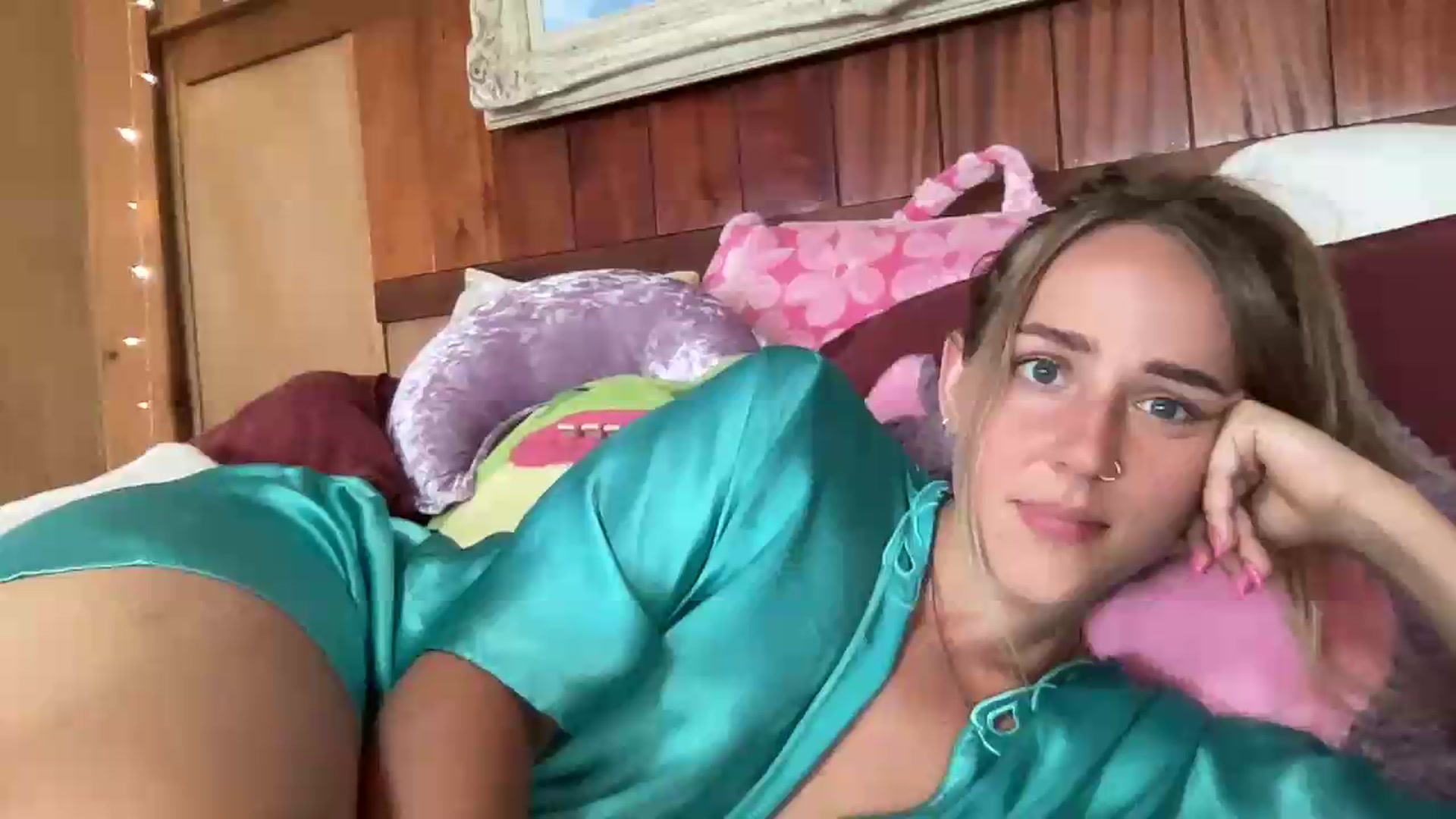 Gallery image thumbnail from IvyPiercee's myfreecams stream on, 09/01/2026, 21:01 image 16 of 20